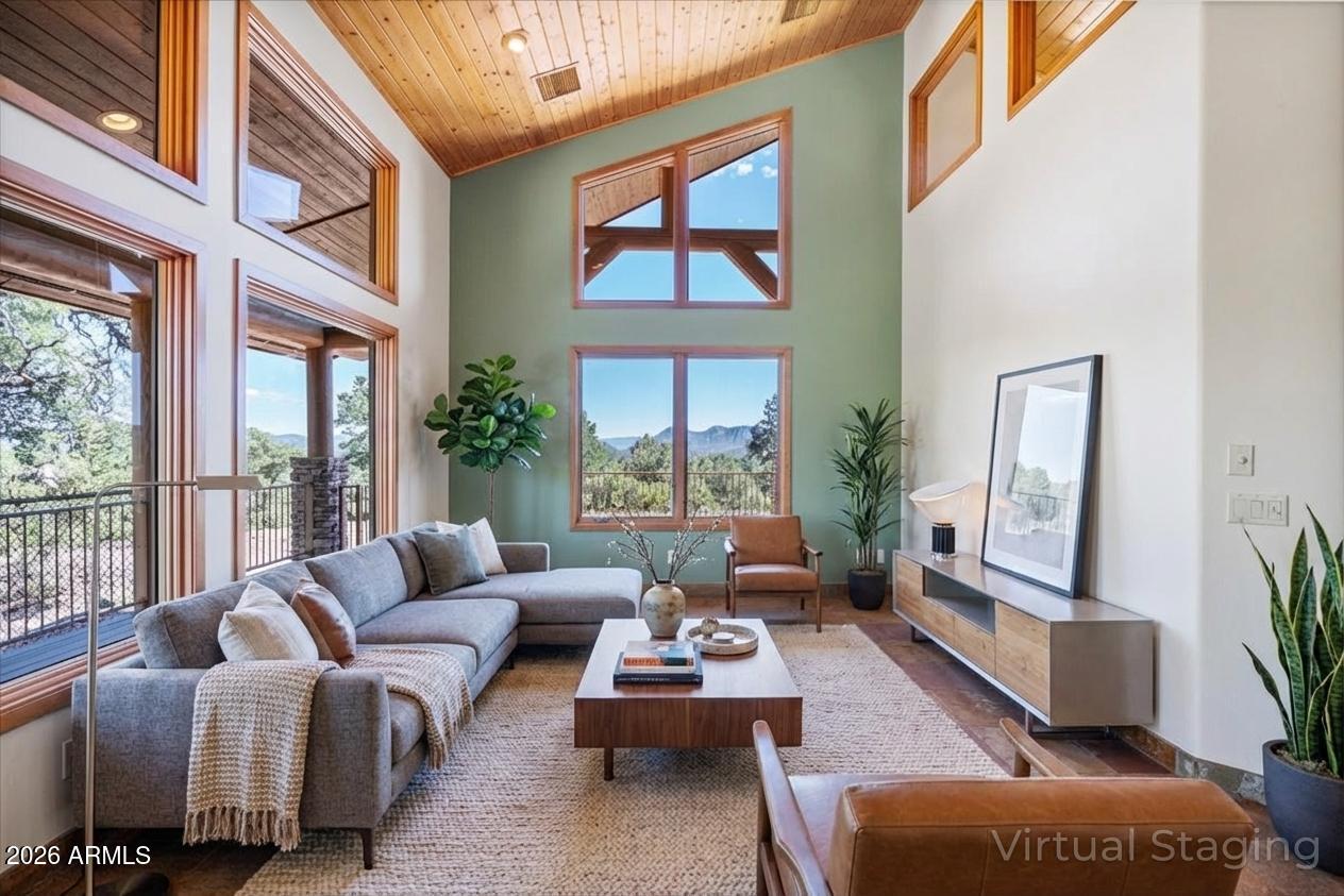 1904 N UNDERWOOD Court