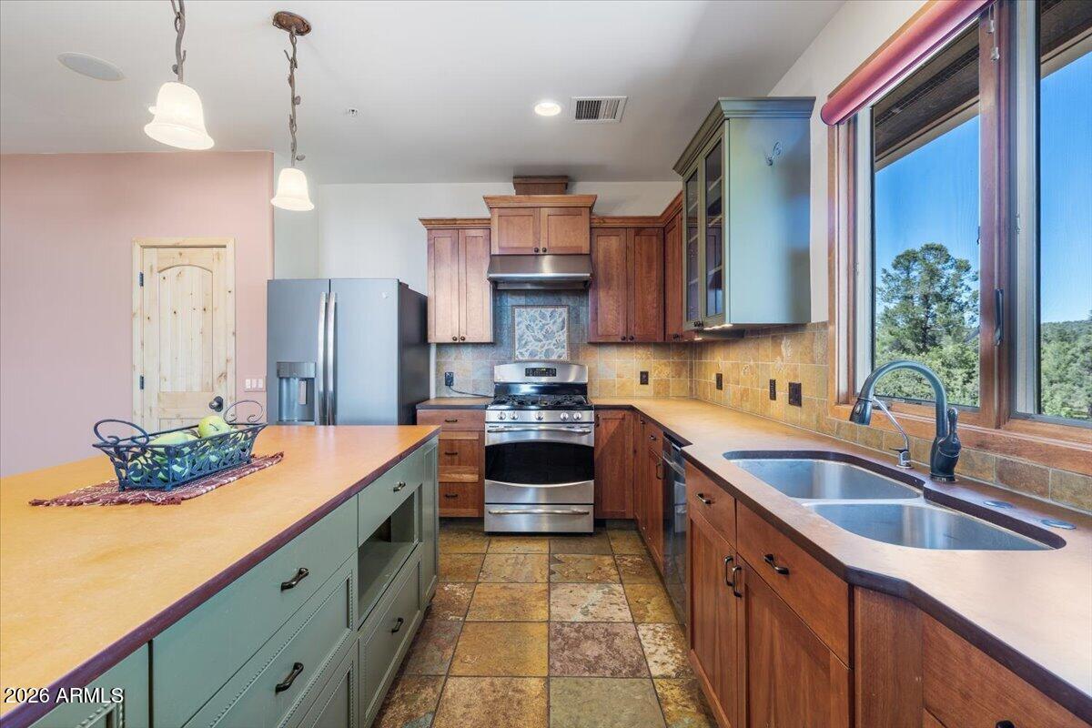 THE WOODS PAYSON - Residential