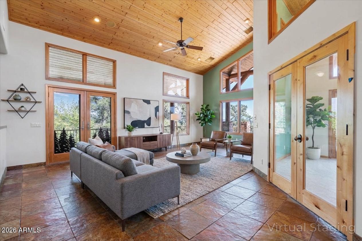 THE WOODS PAYSON - Residential