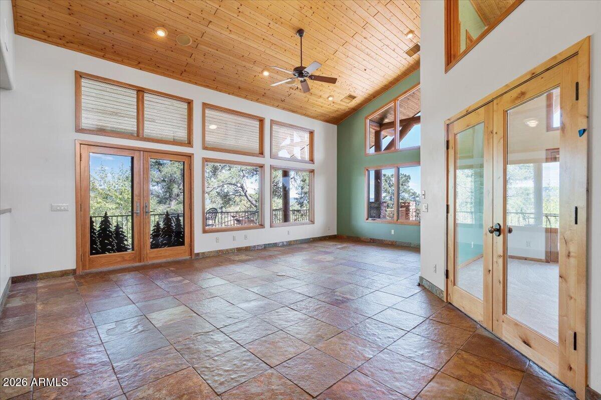 THE WOODS PAYSON - Residential