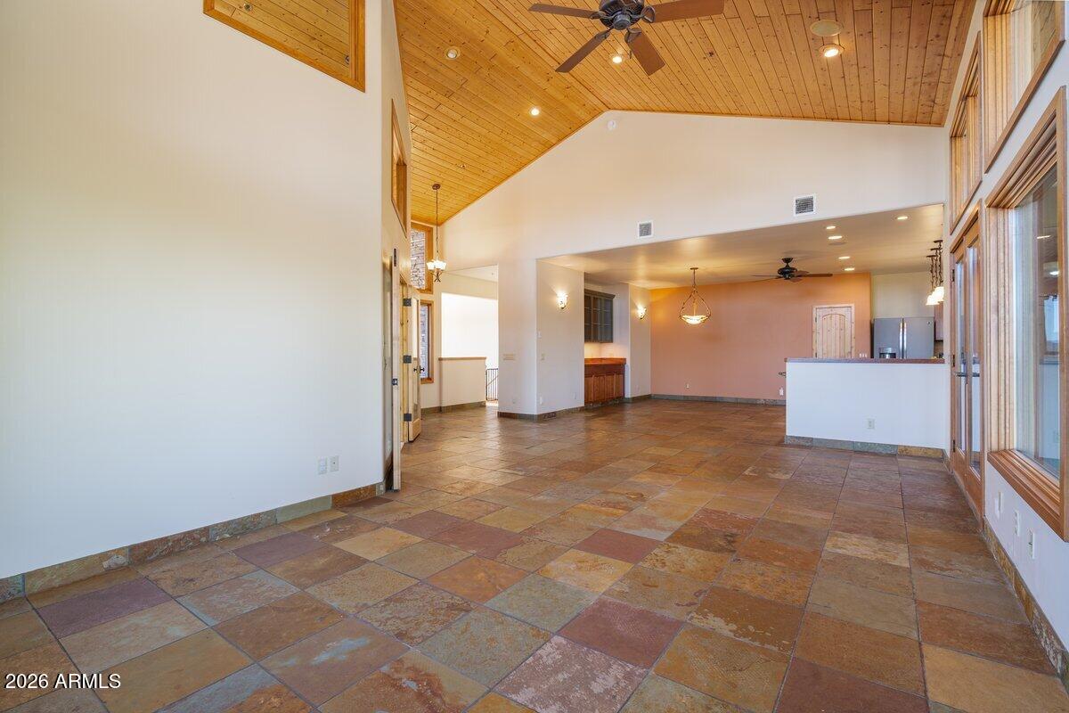 THE WOODS PAYSON - Residential