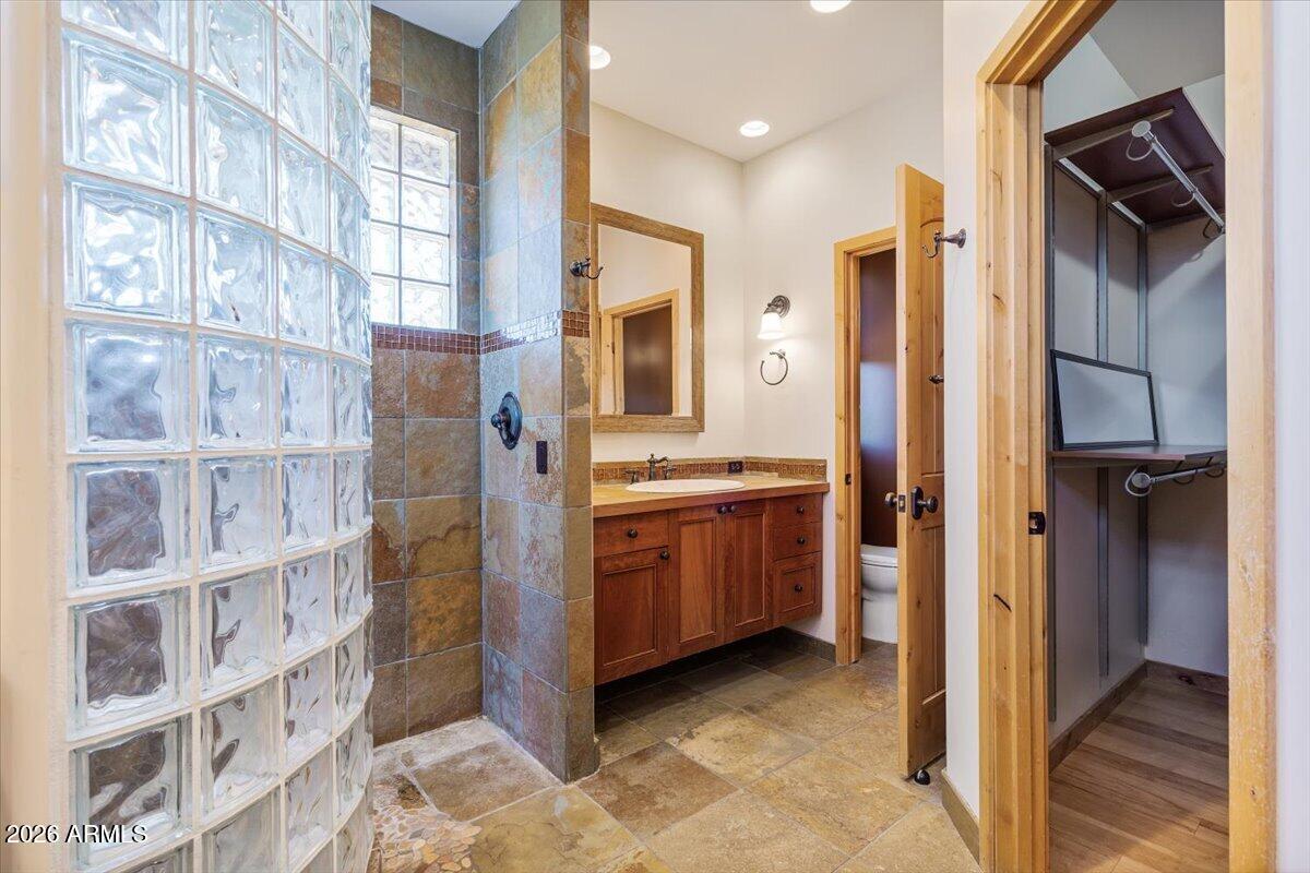 THE WOODS PAYSON - Residential