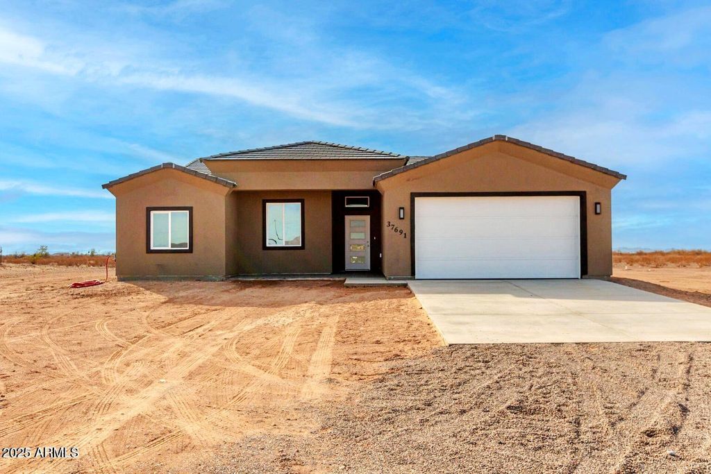 Photo of 37691 W Vermont Avenue, Tonopah, AZ 85354 (MLS # 6899764)