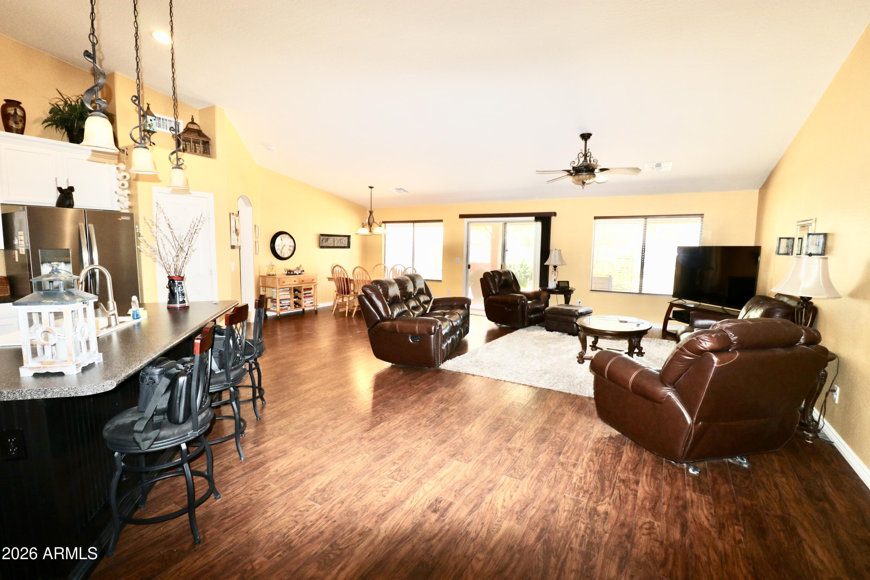 3542 N ARTHUR Lane