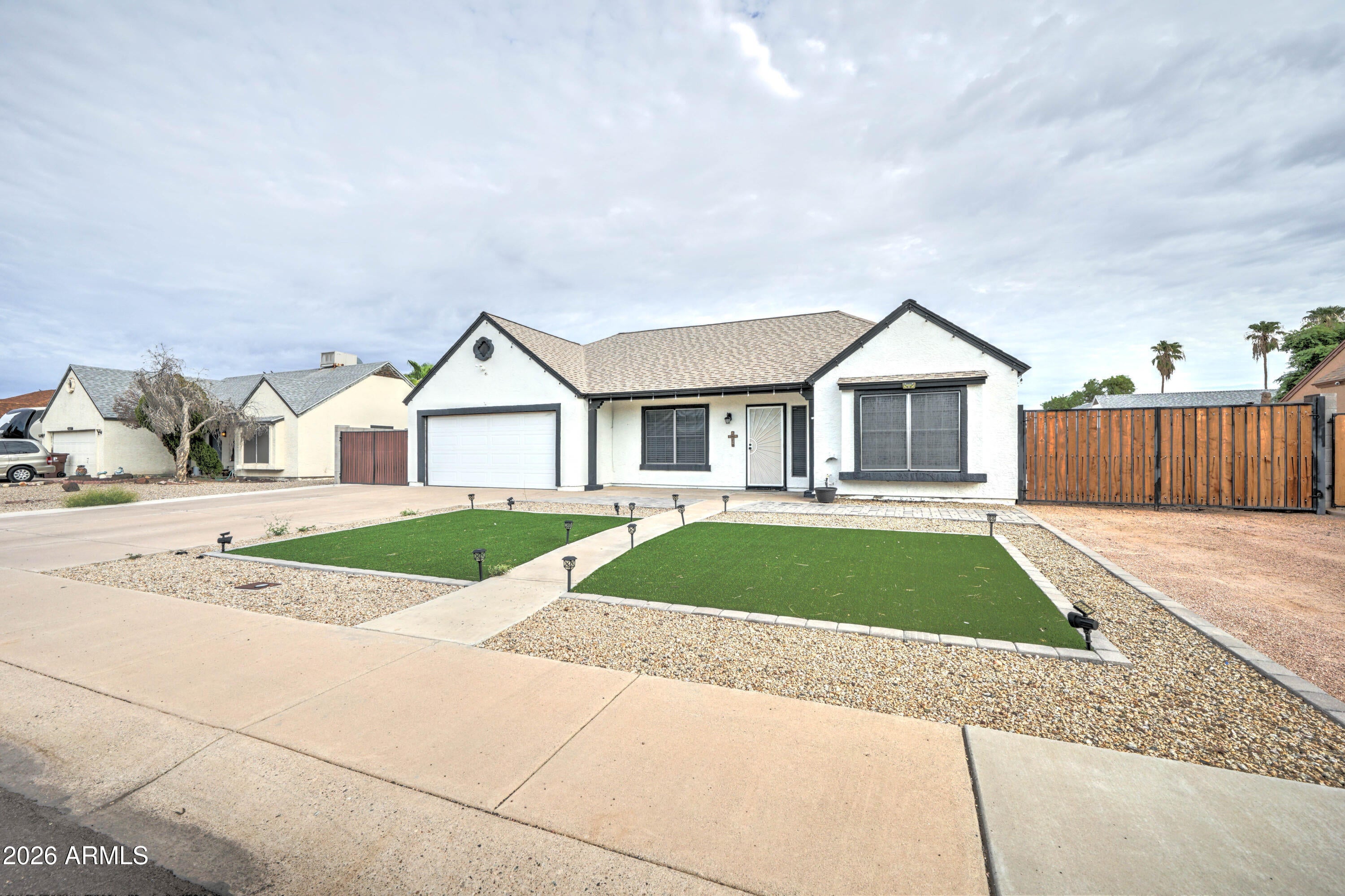 6926 W SUNNYSIDE Drive