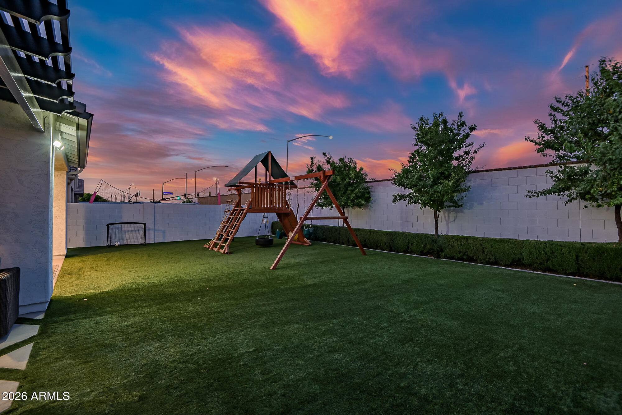 STRATFORD - Residential