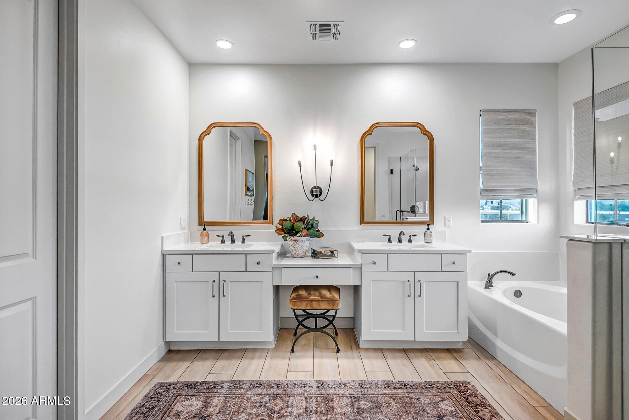 STRATFORD - Residential