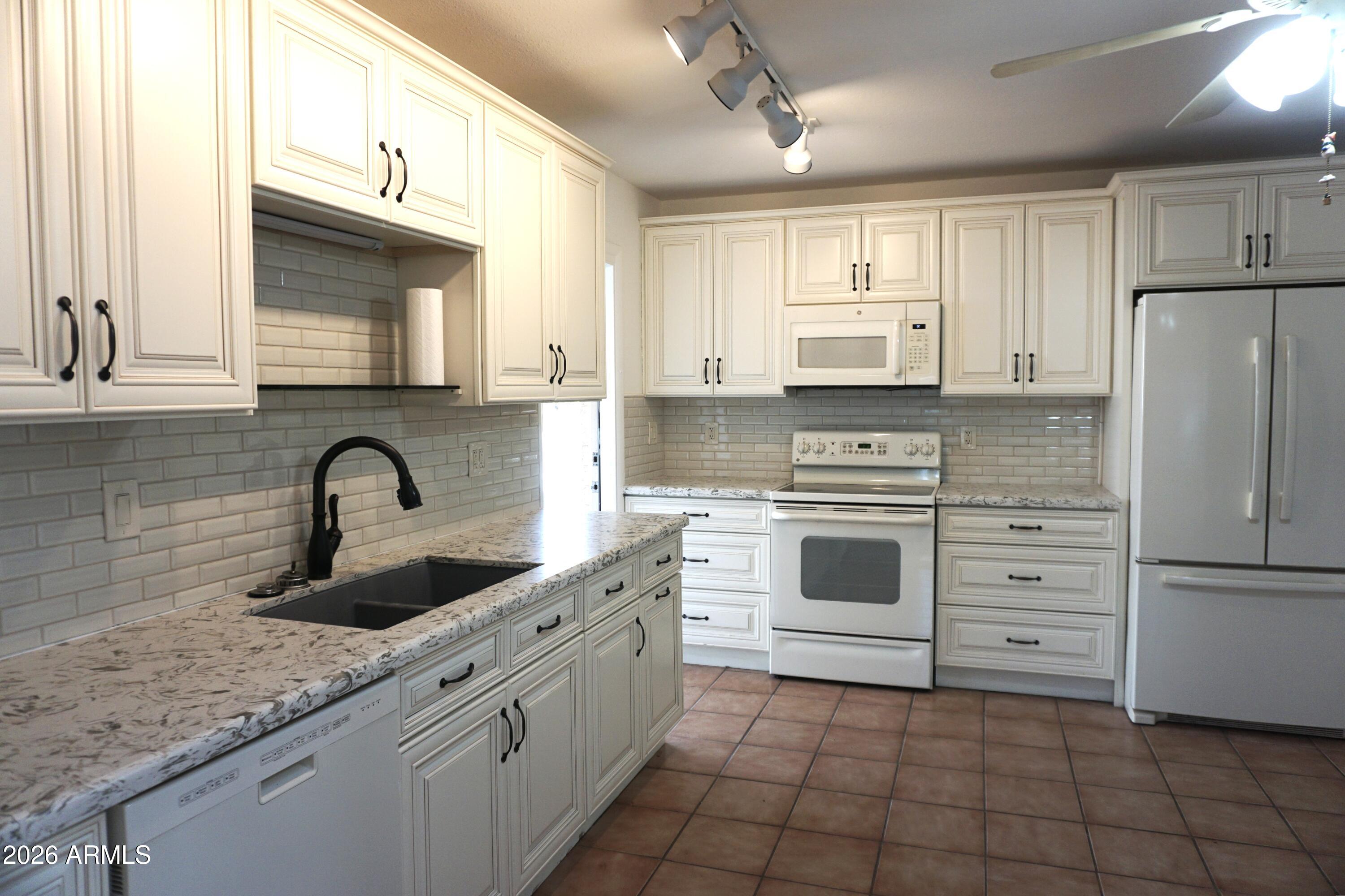 2331 E BETTY ELYSE Lane