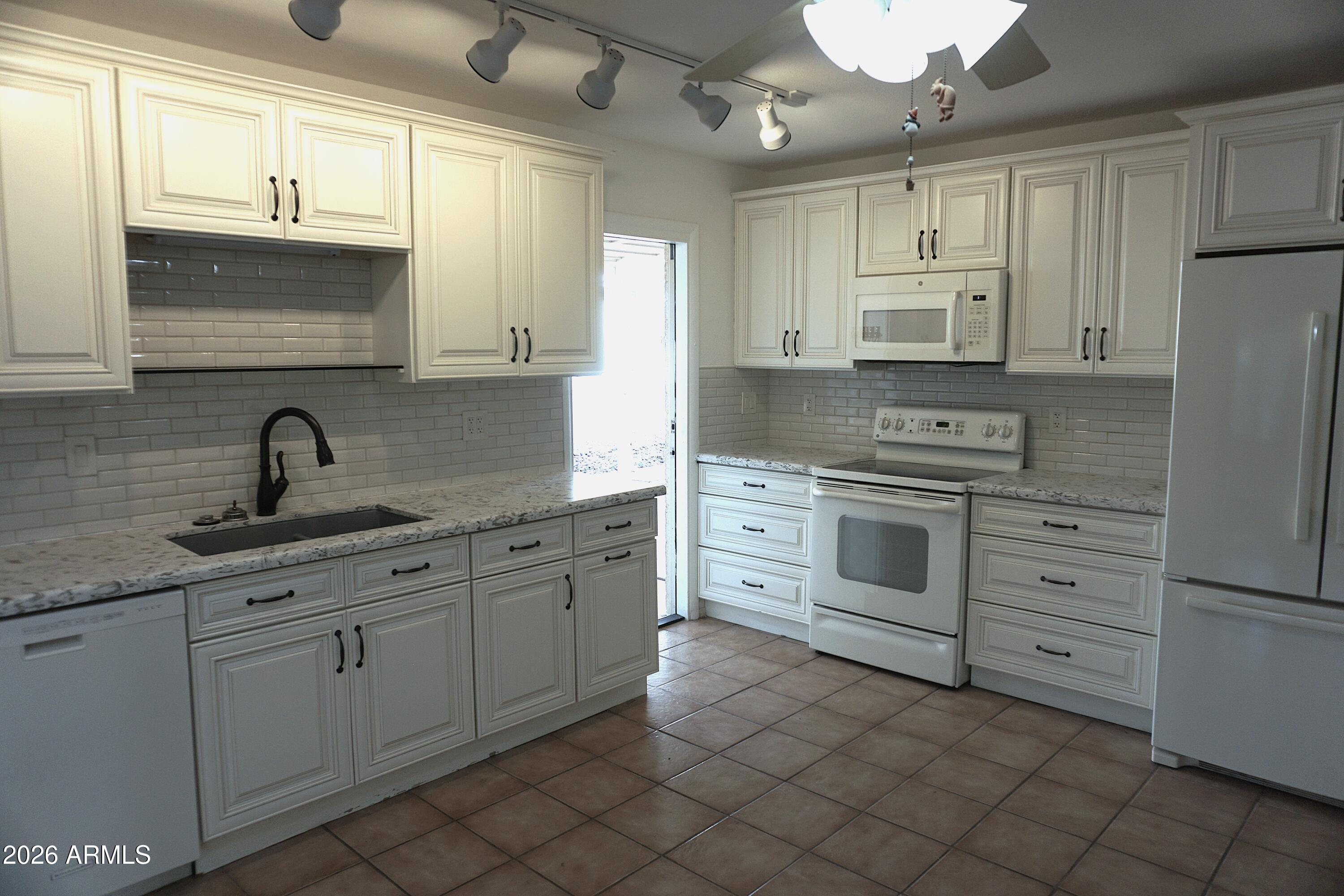 2331 E BETTY ELYSE Lane