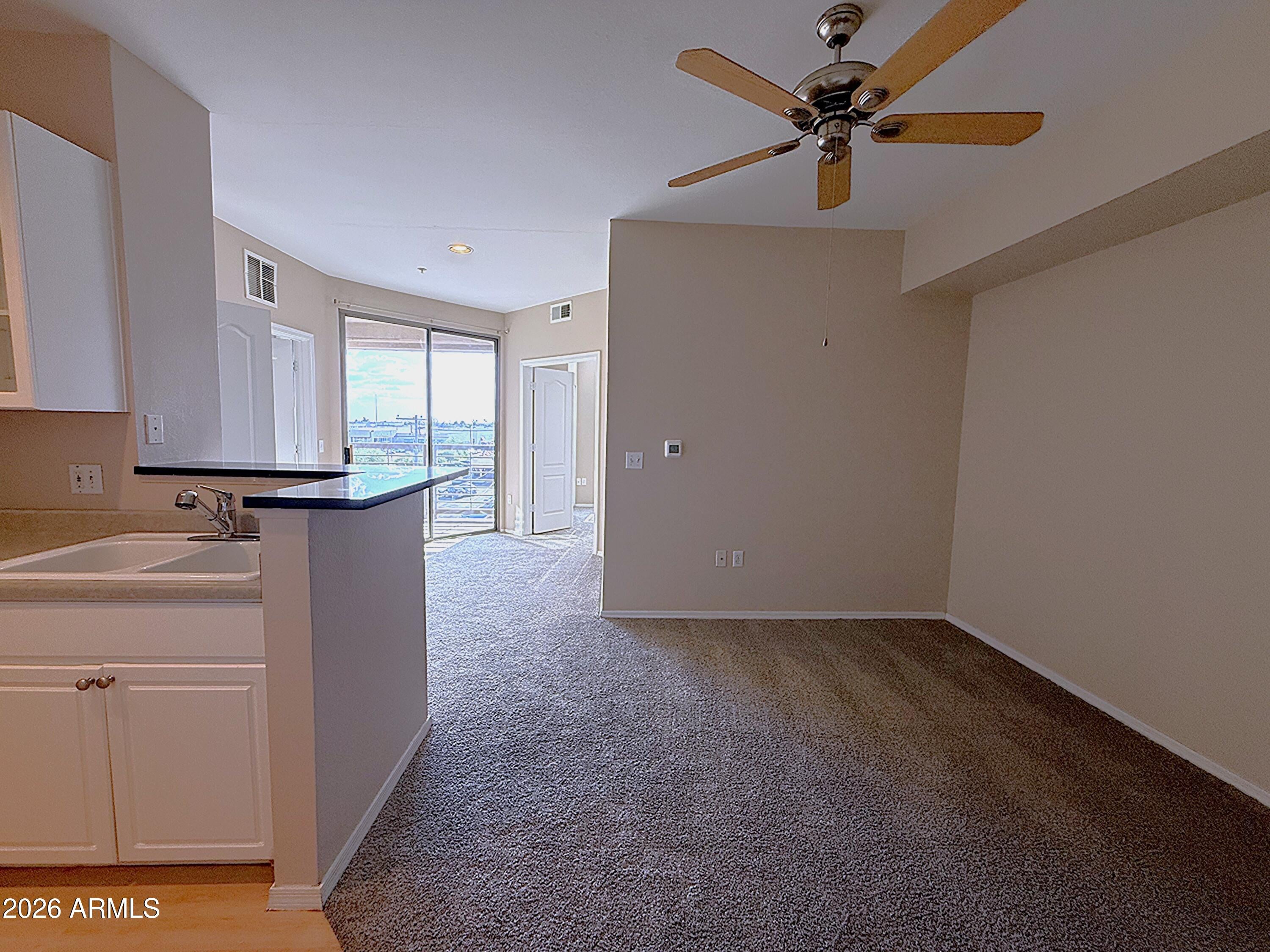 1701 E COLTER Street 484
