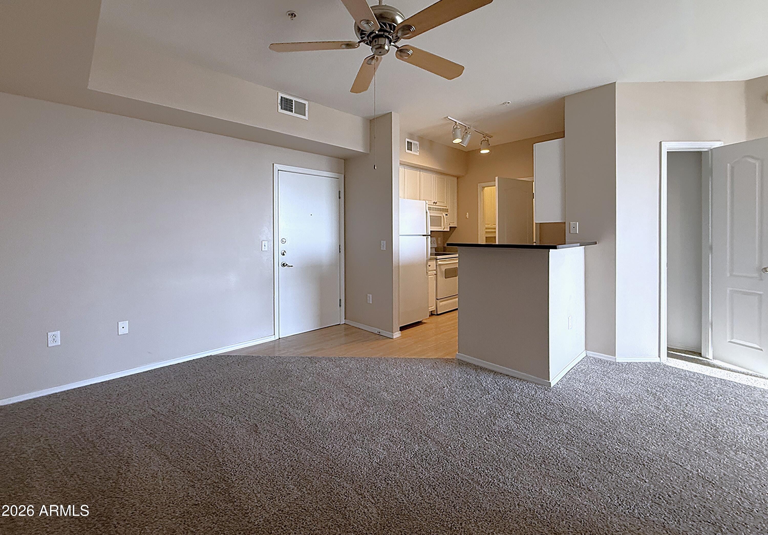 1701 E COLTER Street 484