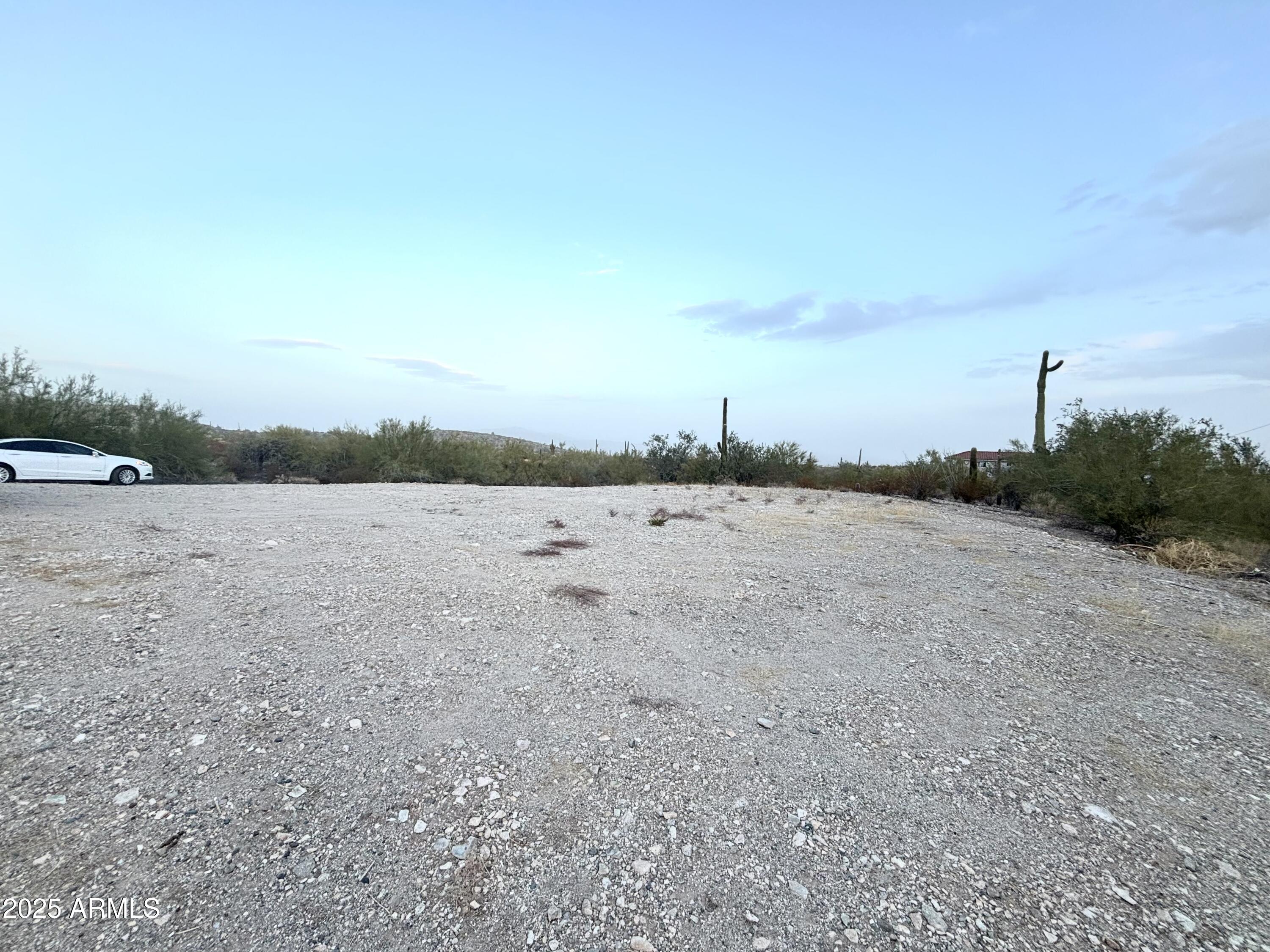 1100 N LYONS Avenue 00003