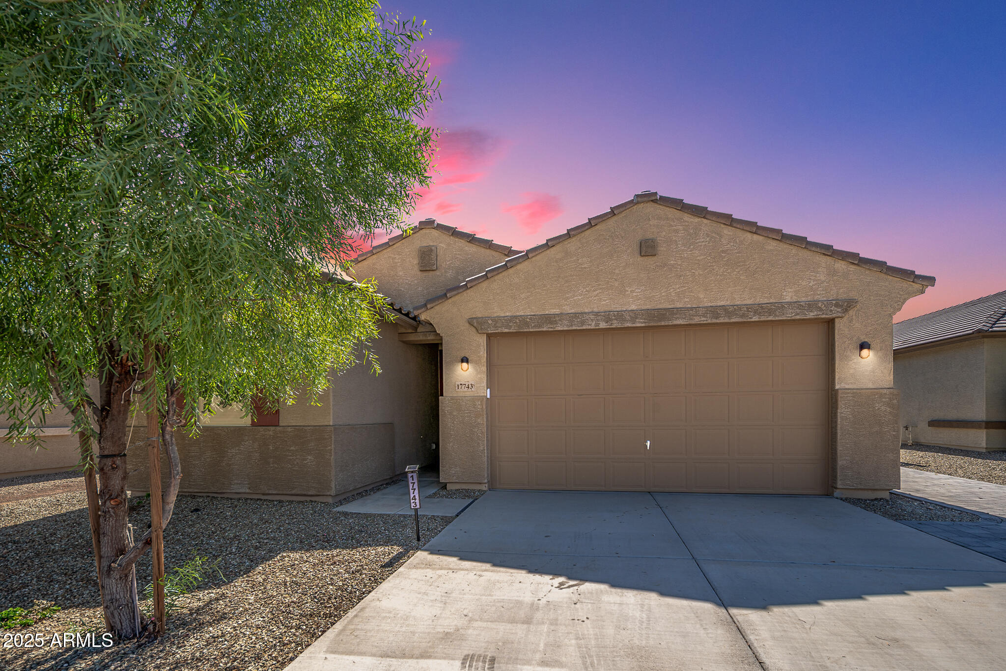 17743 W JESSIE Lane