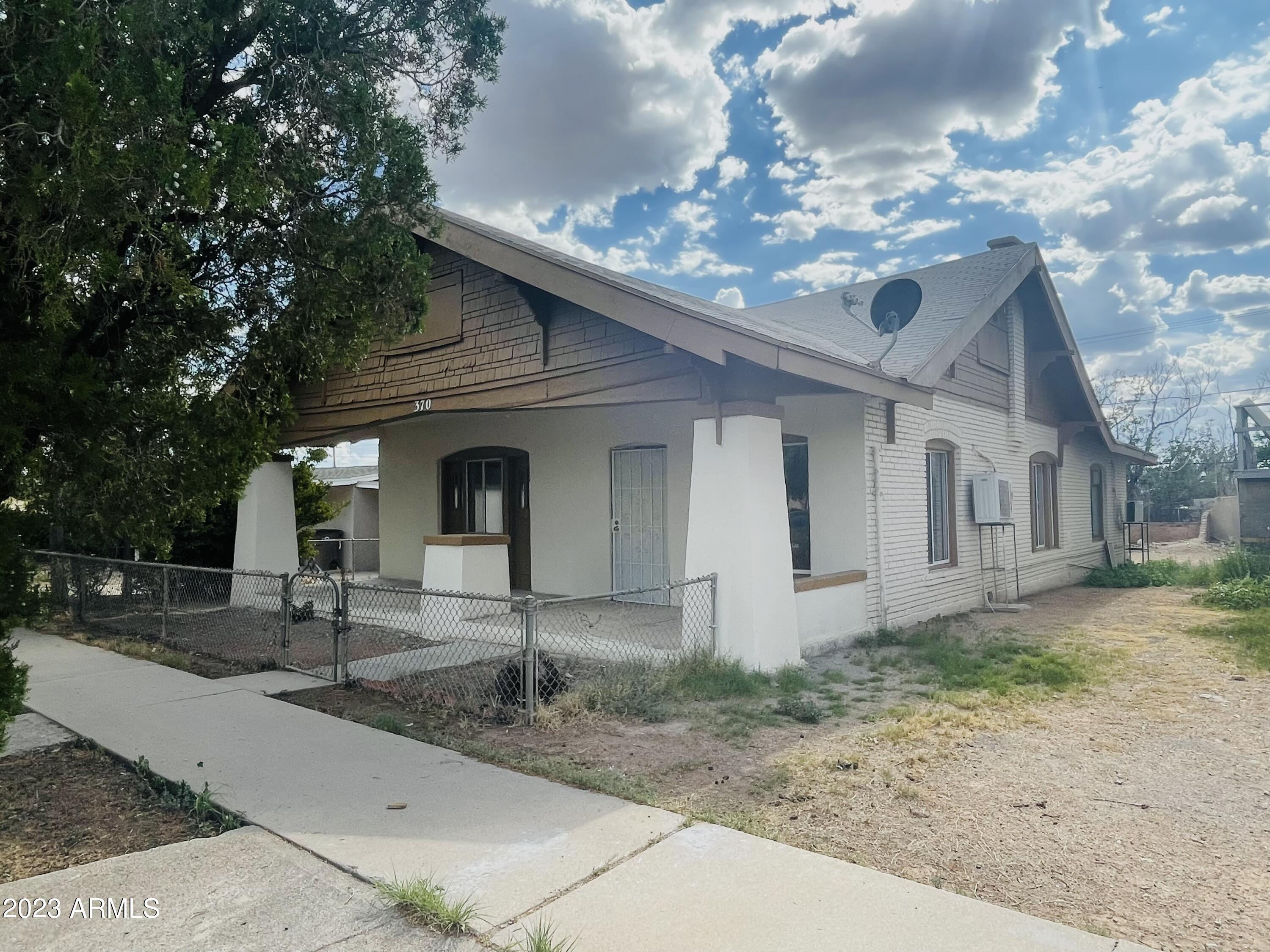 DOUGLAS - Residential