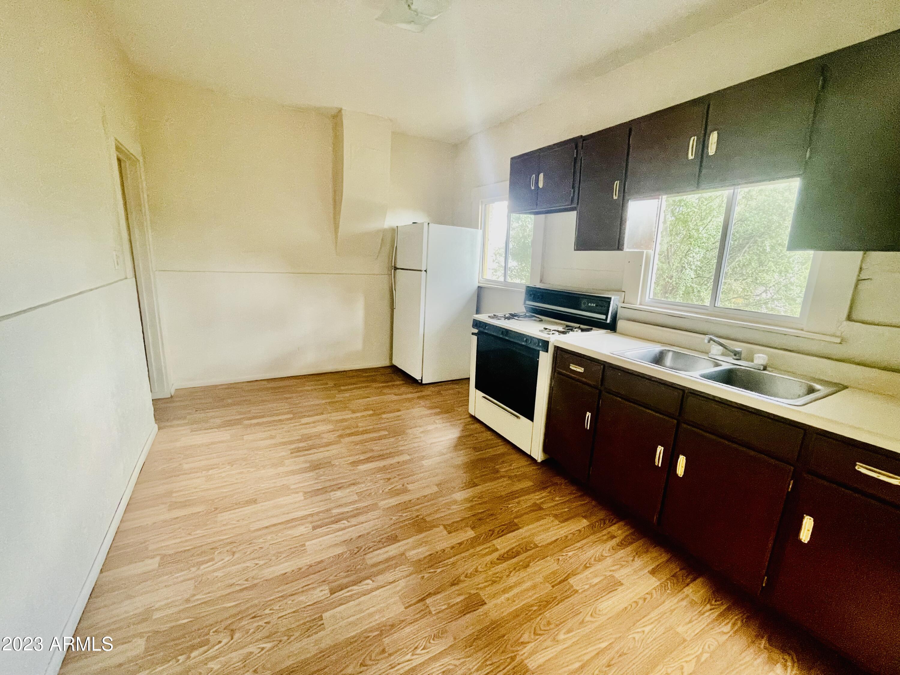 DOUGLAS - Residential