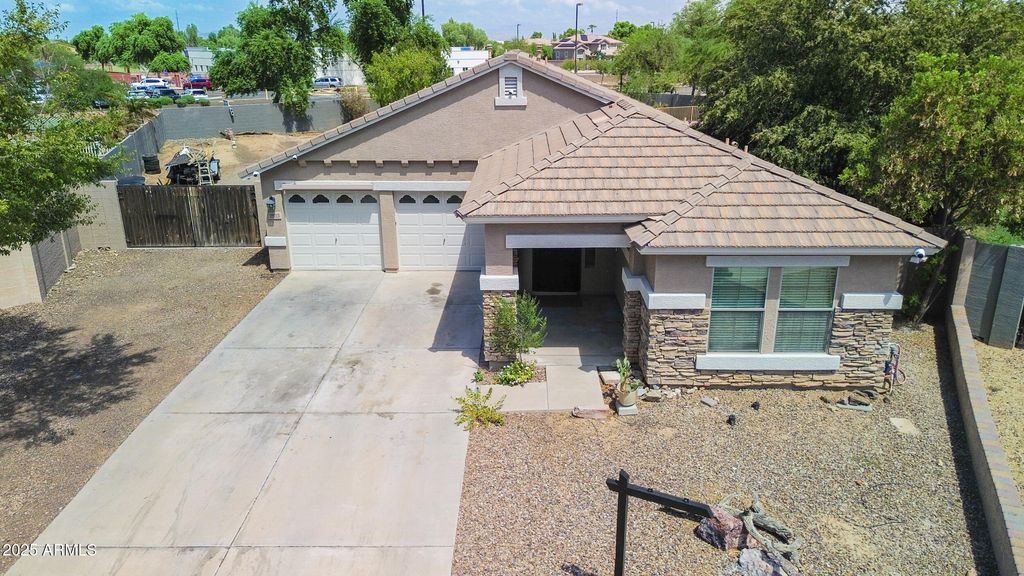 Photo of 2833 S Martingale Road, Gilbert, AZ 85295 (MLS # 6913648)