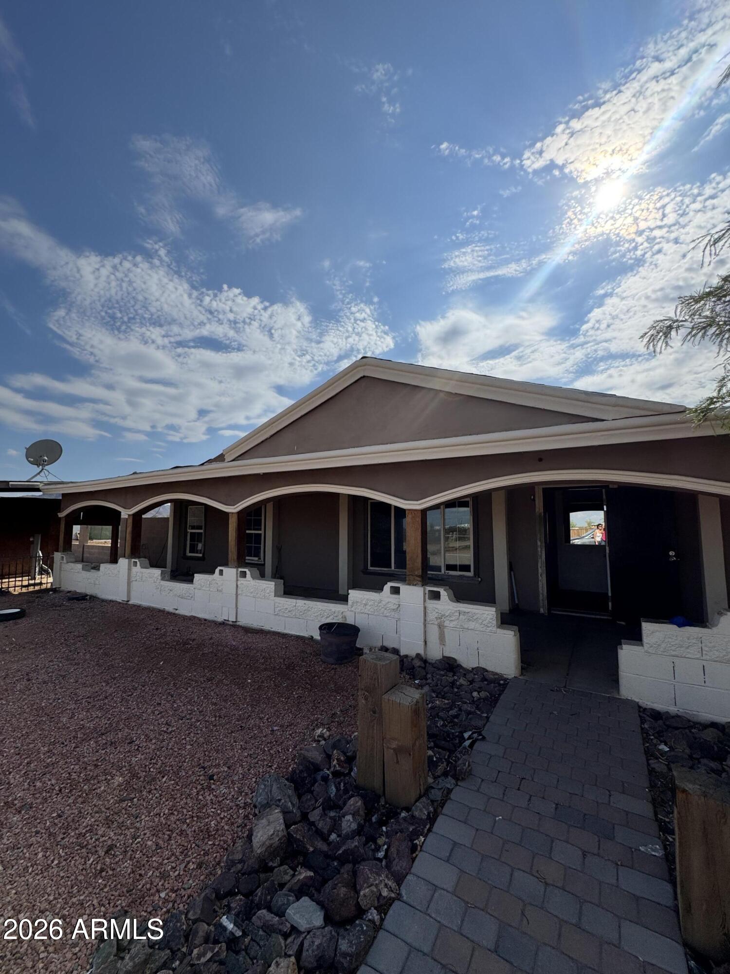 6994 N MAPLE Street