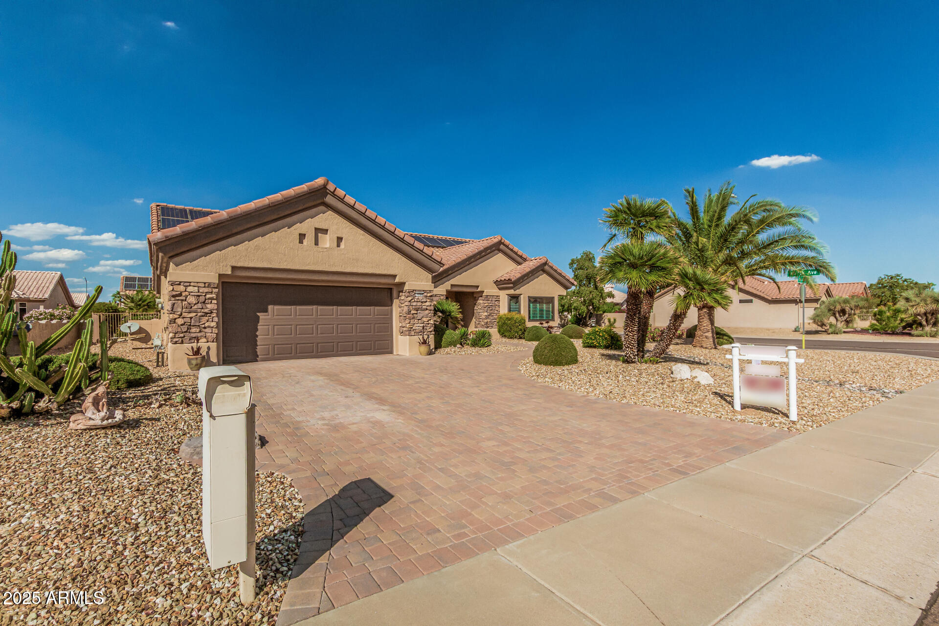 15704 W HERITAGE Drive