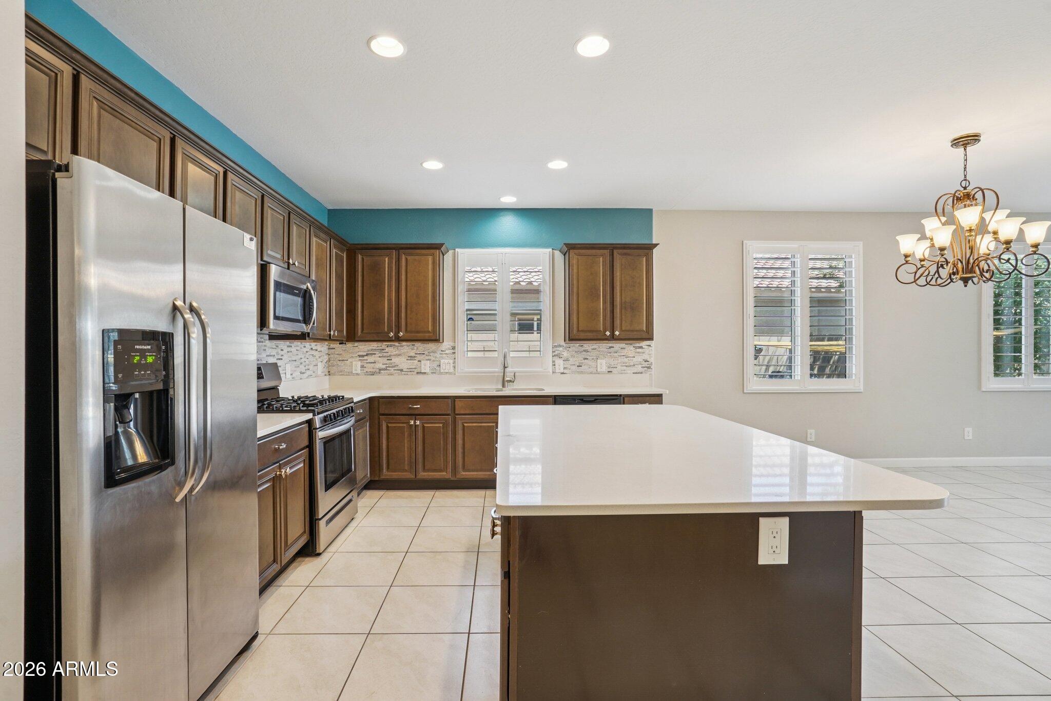 40949 W WILLIAMS Way