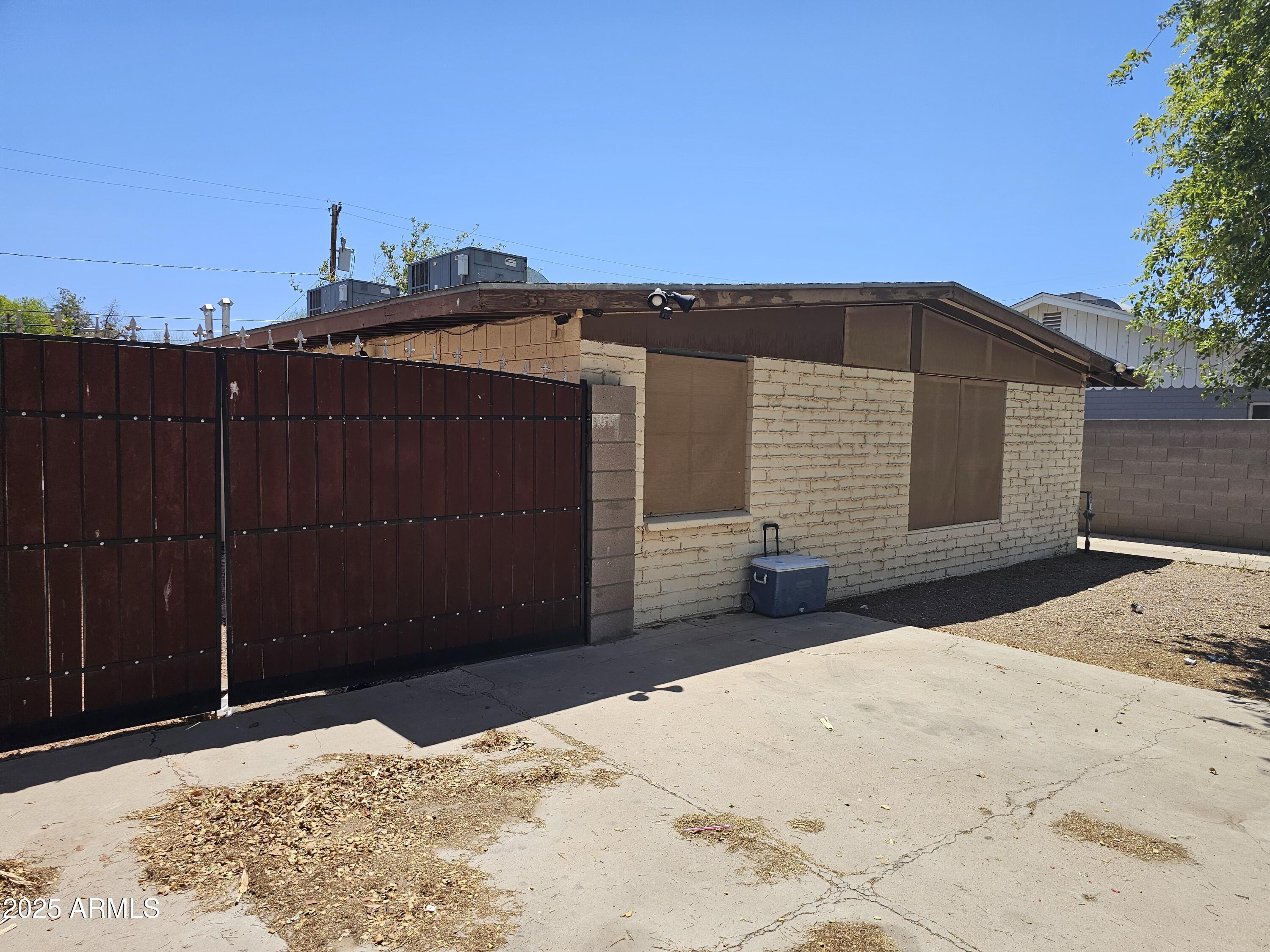 335 S LESUEUR Street