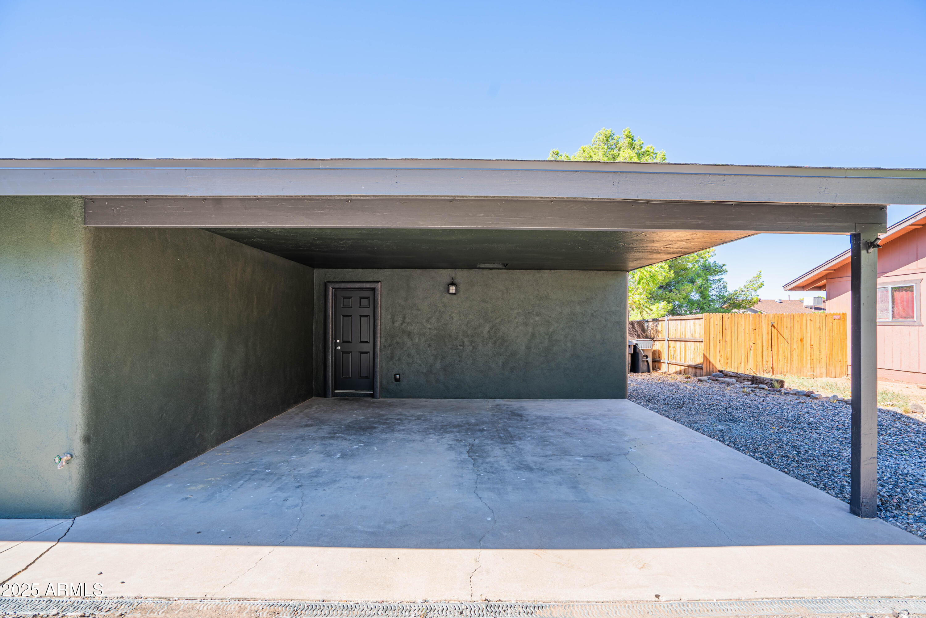 1442 E Hermits Lane