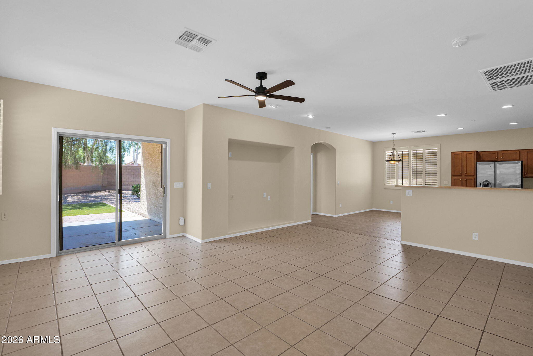 21067 E DESERT HILLS Circle