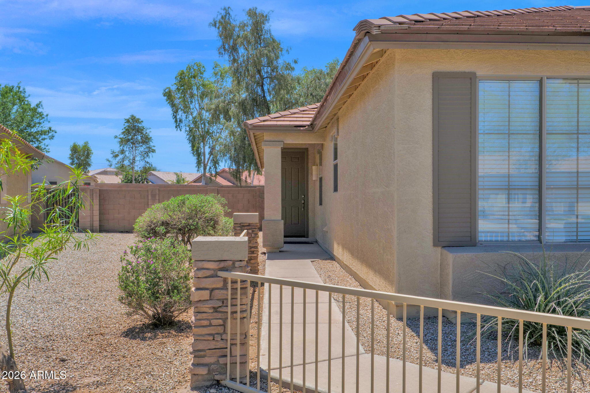 21067 E DESERT HILLS Circle