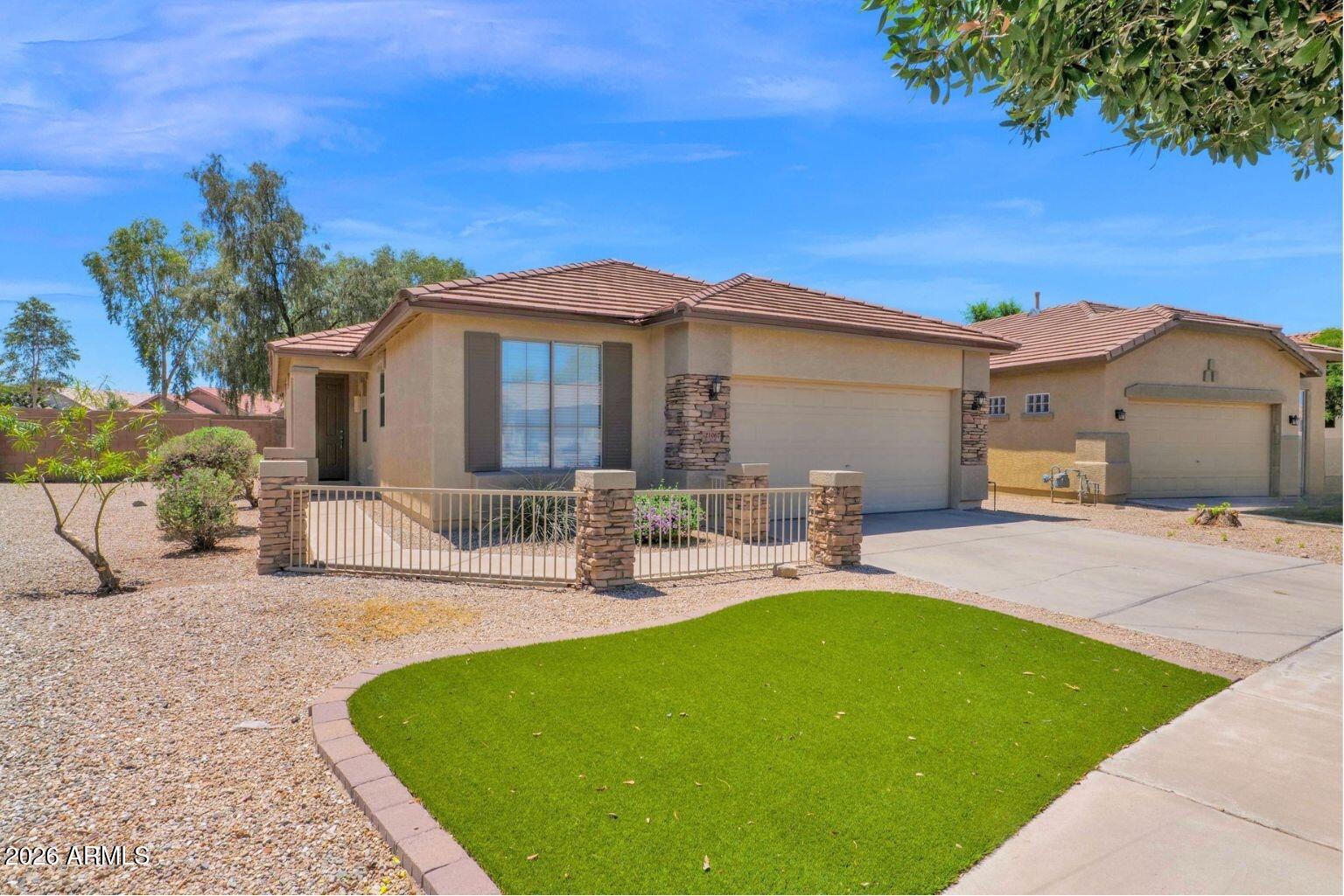 21067 E DESERT HILLS Circle
