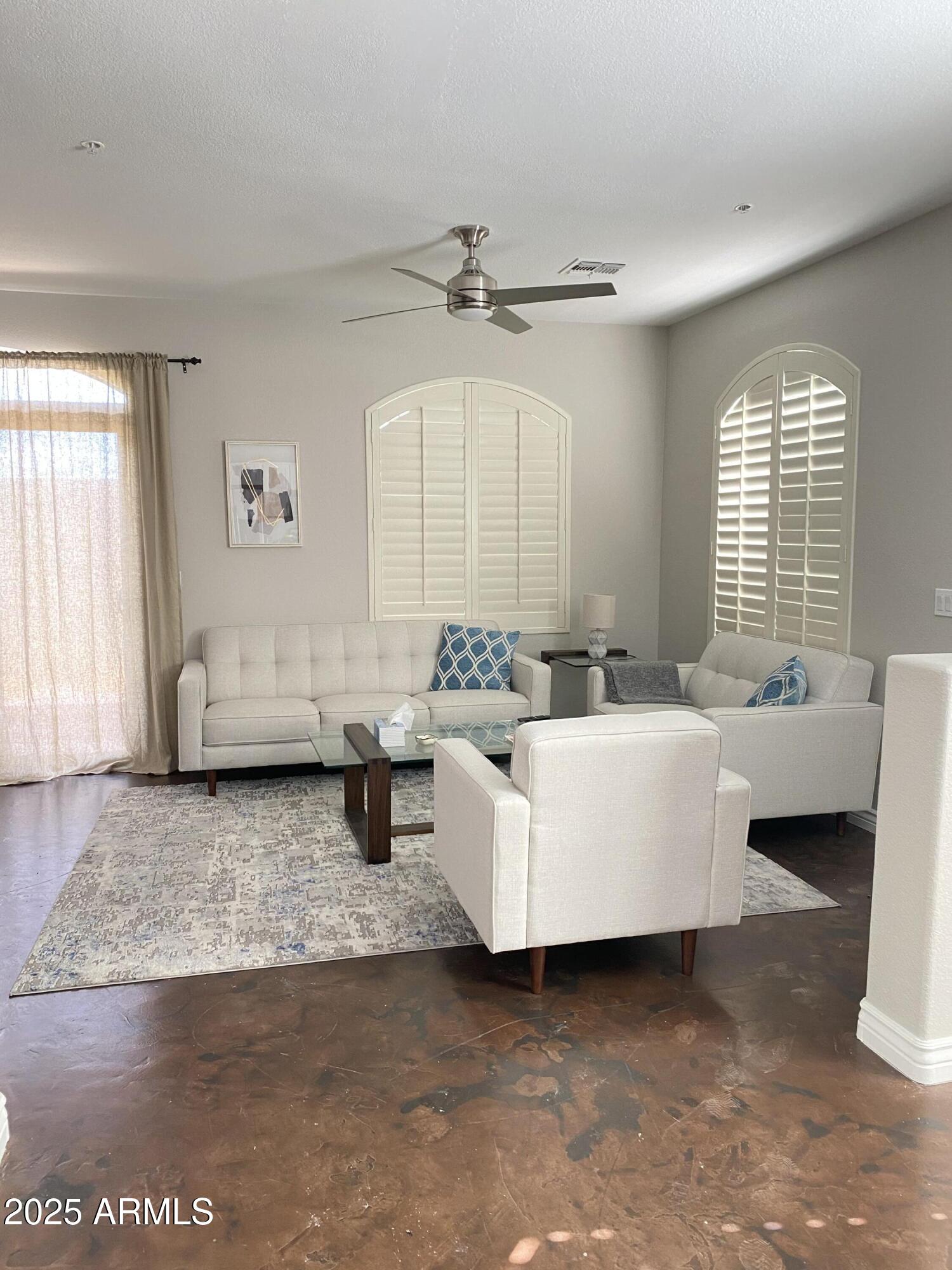 2401 E RIO SALADO Parkway 1012