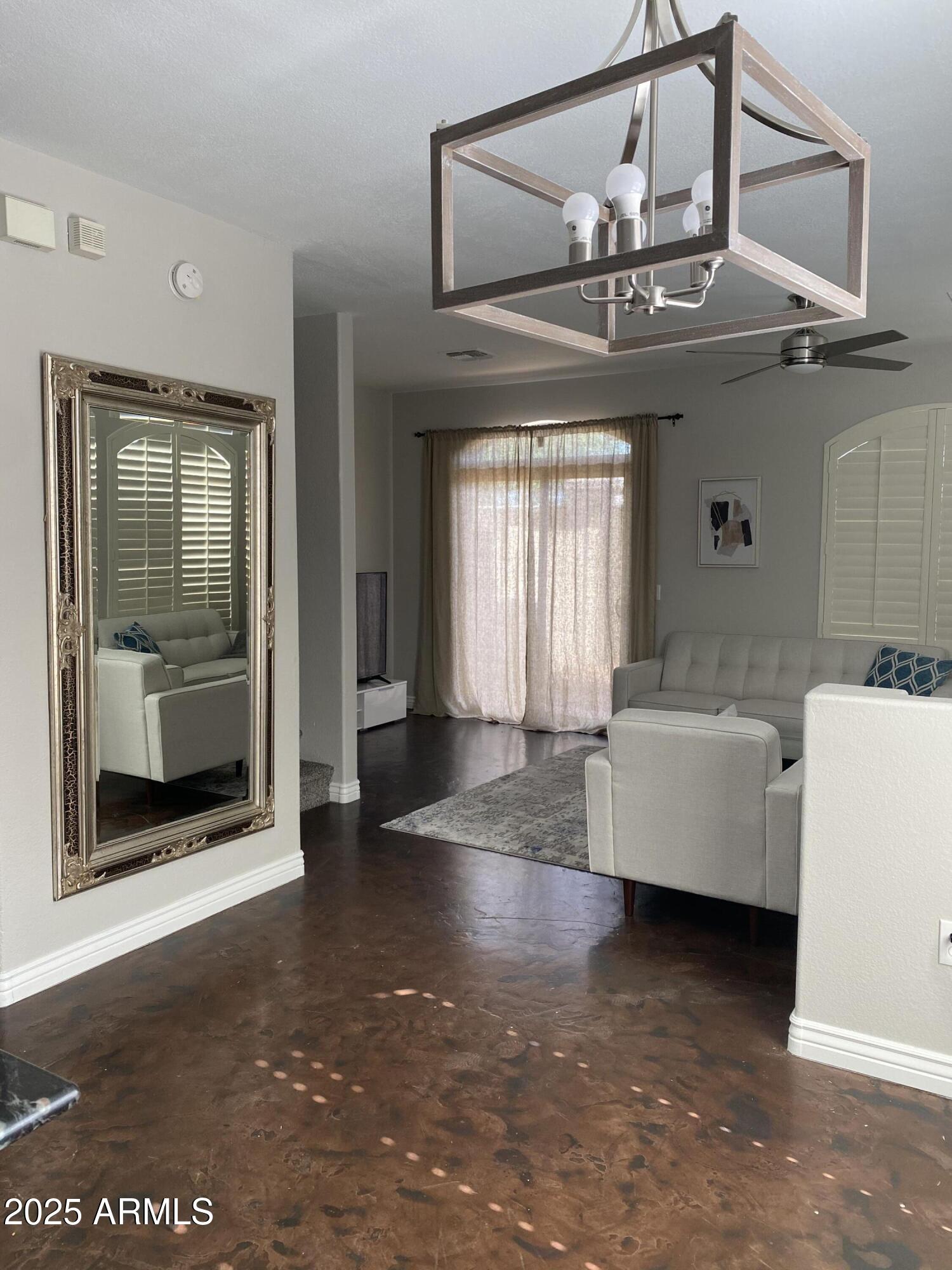 2401 E RIO SALADO Parkway 1012