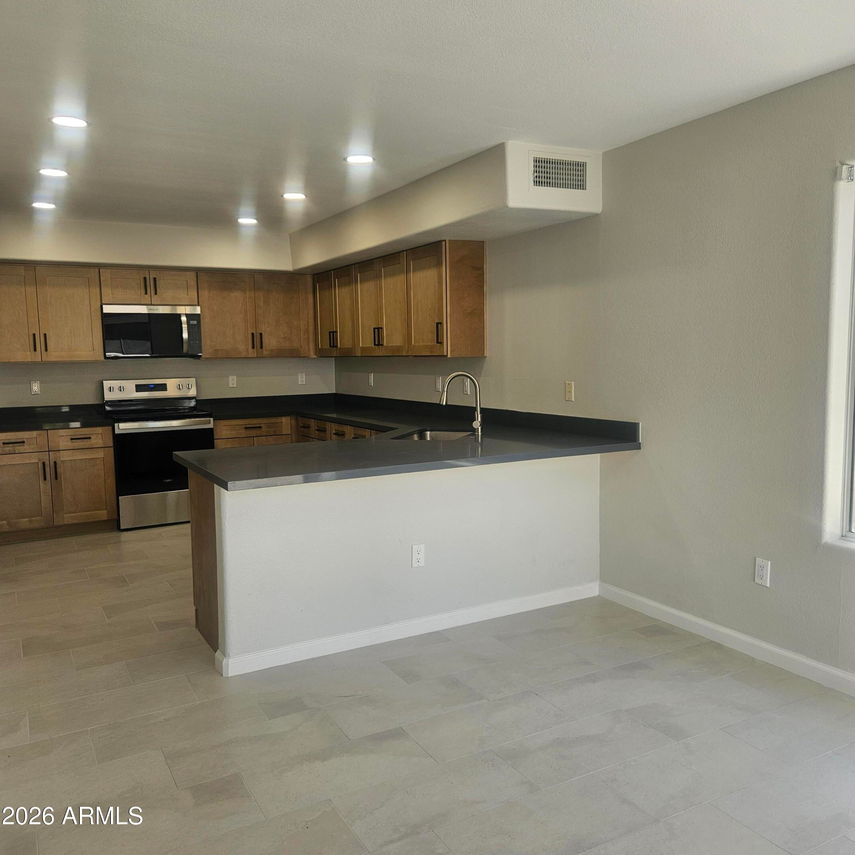 1125 W Sandy Banks --