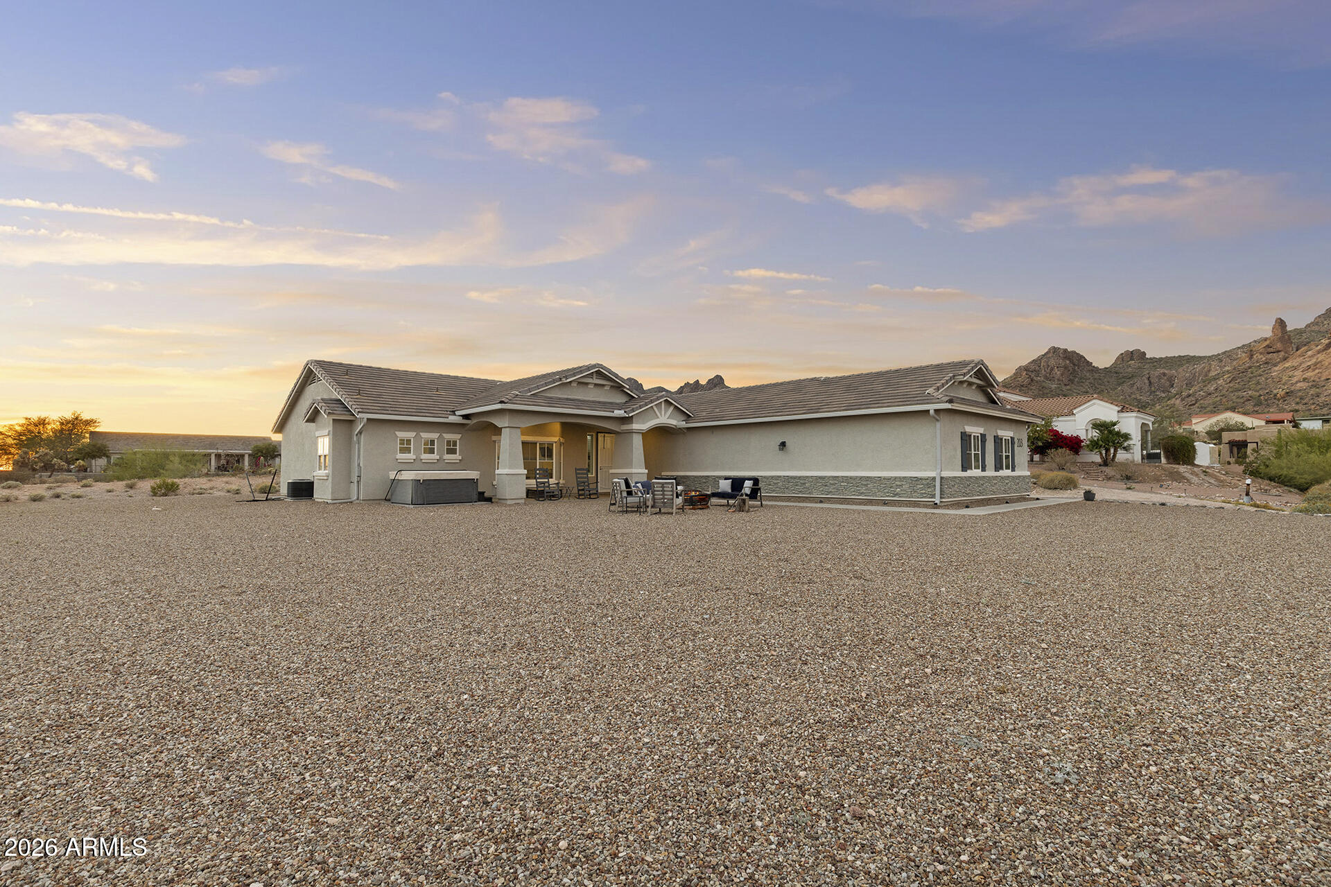 203 E SADDLE BUTTE Street