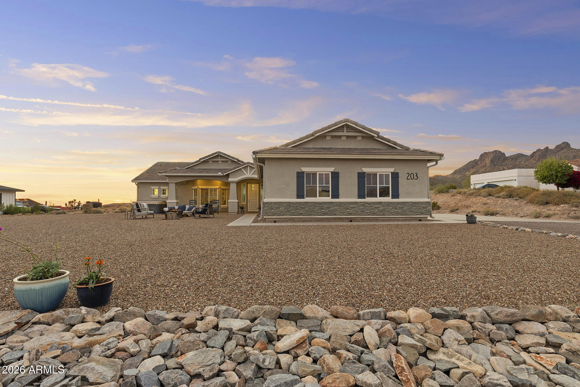 203 E SADDLE BUTTE Street