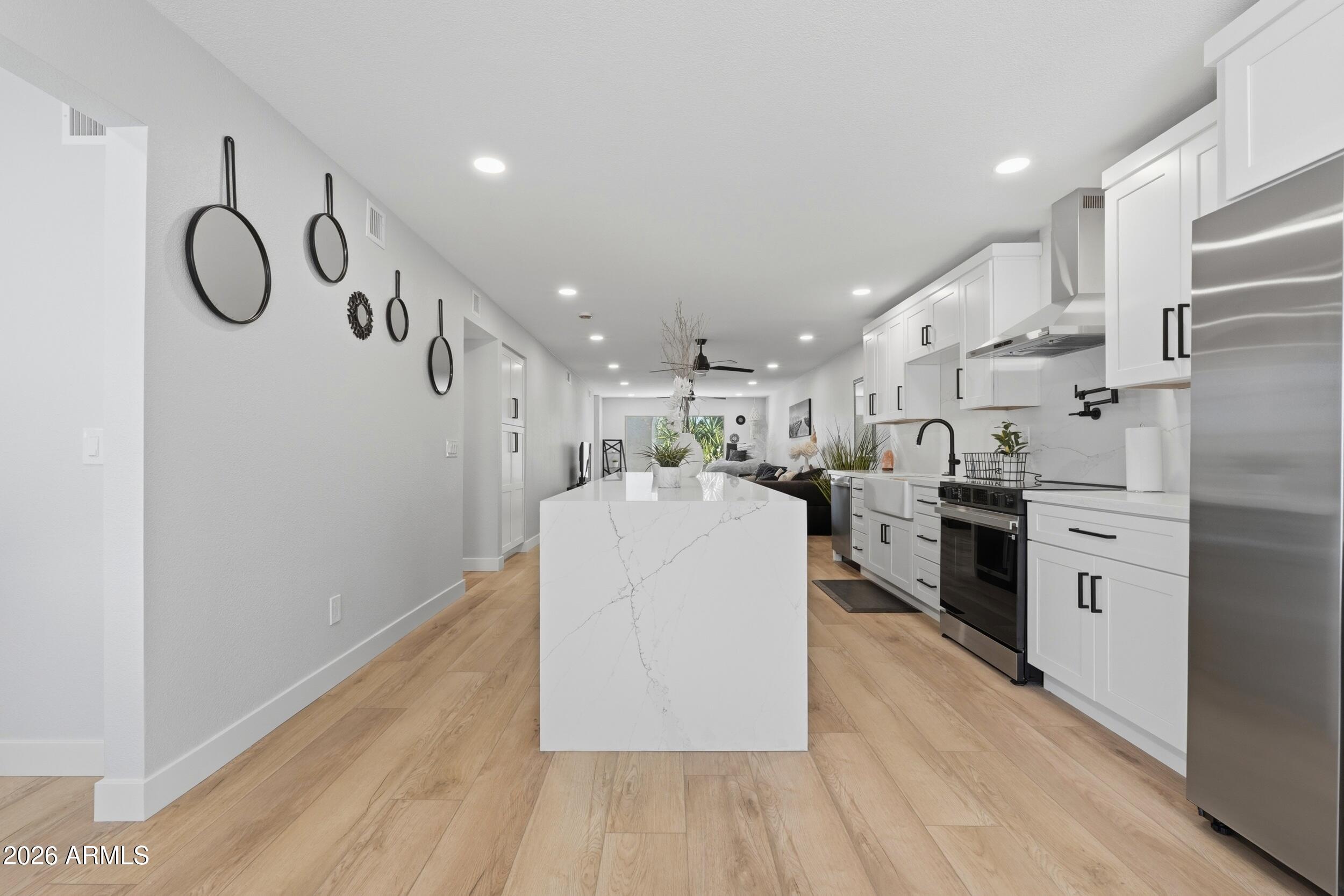 7113 N VIA DE PAESIA --