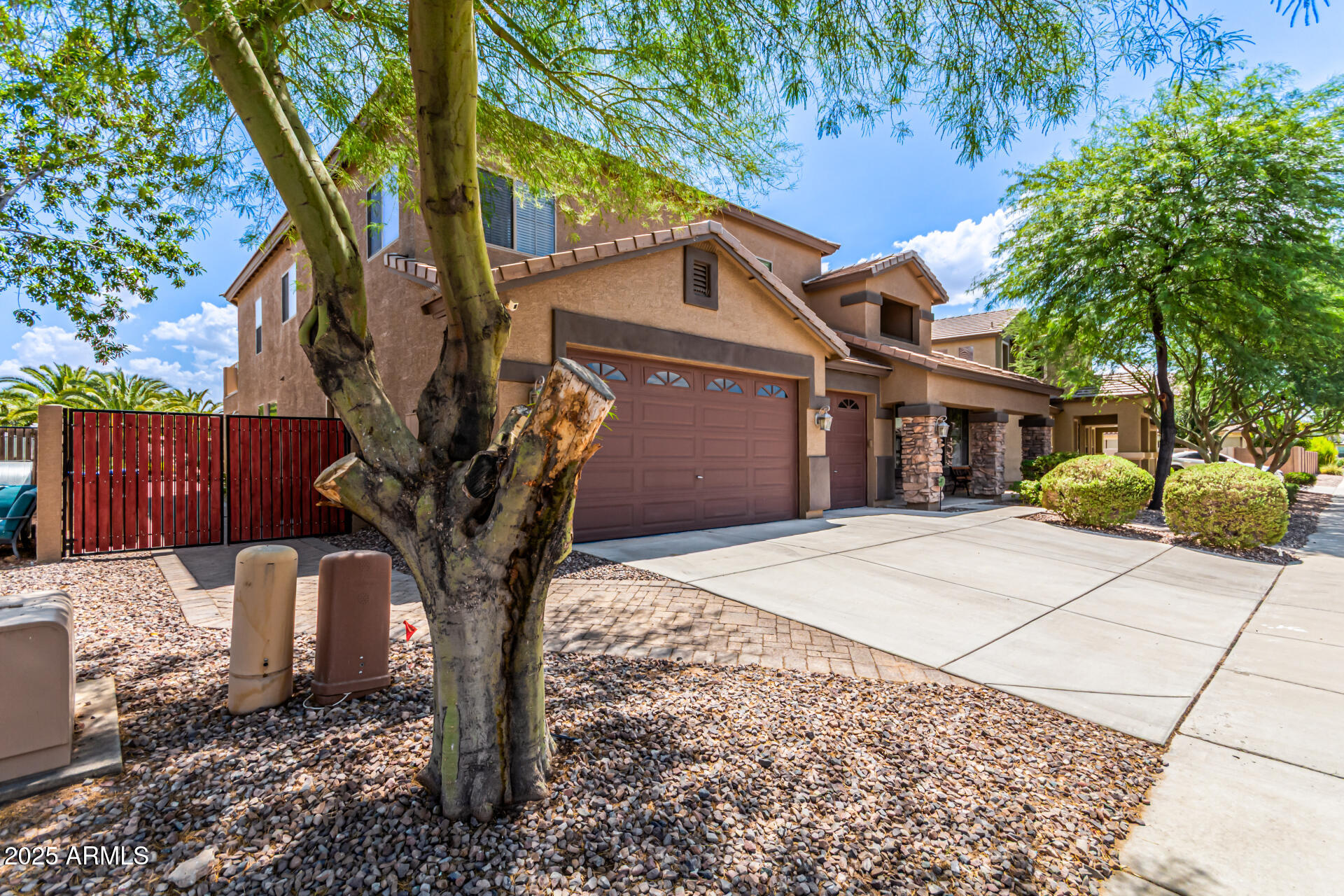 41935 W LUCERA Lane