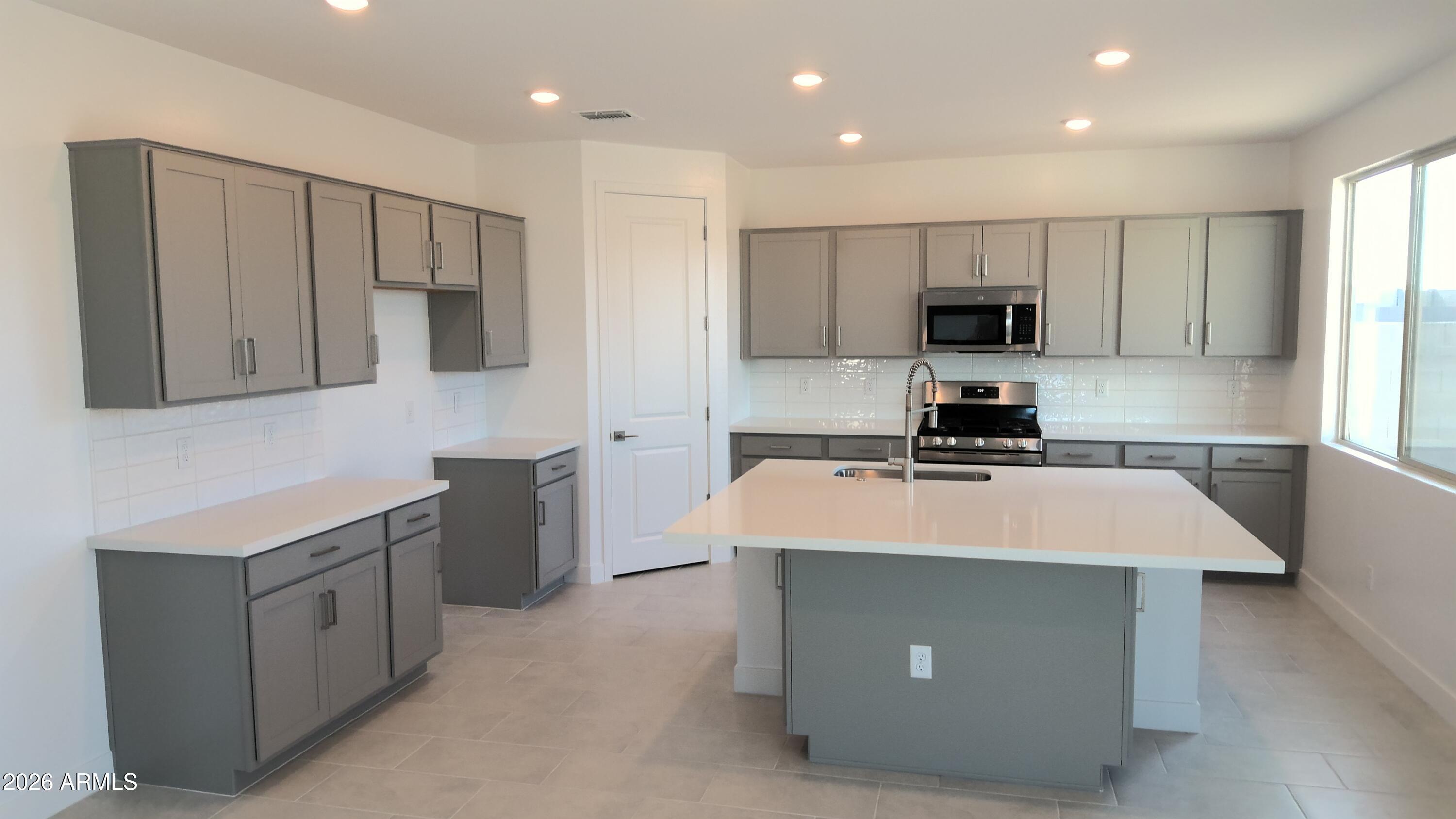 15200 W GRAY FOX Trail