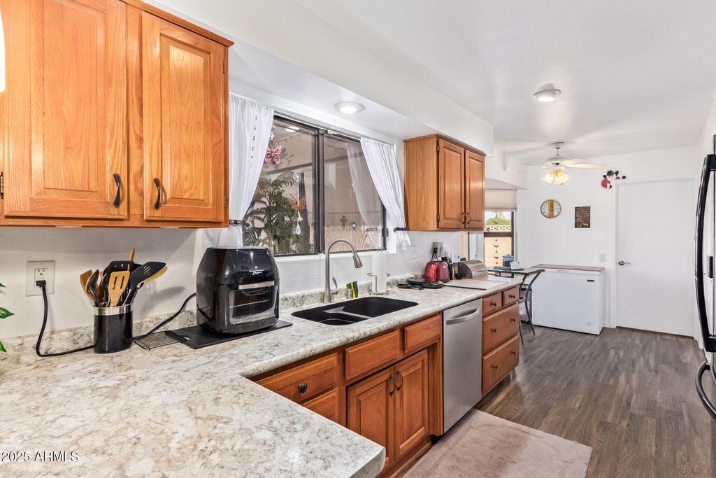 Photo of 13718 W Gable Hill Drive, Sun City West, AZ 85375 (MLS # 6902133)