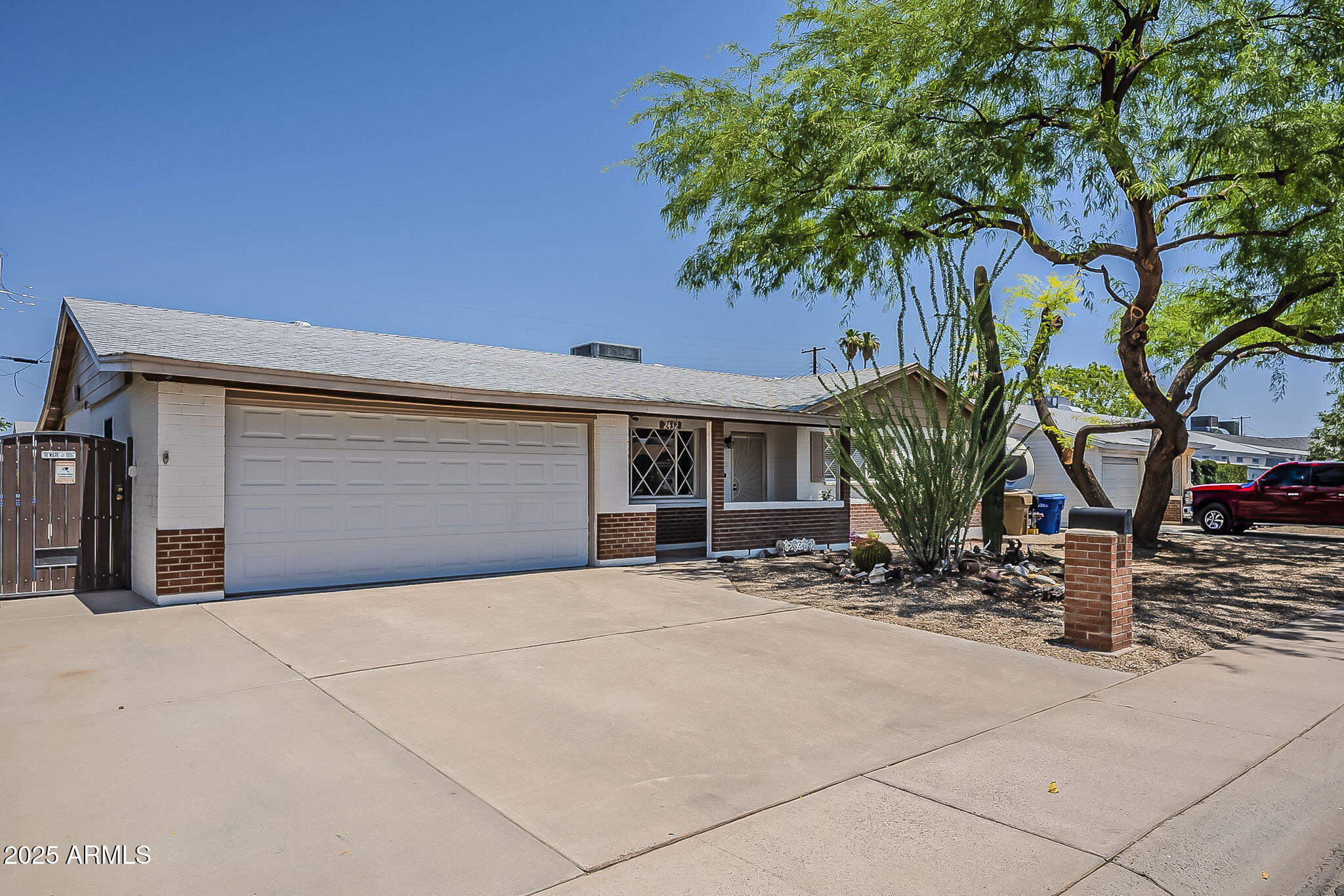2432 W ECHO Lane