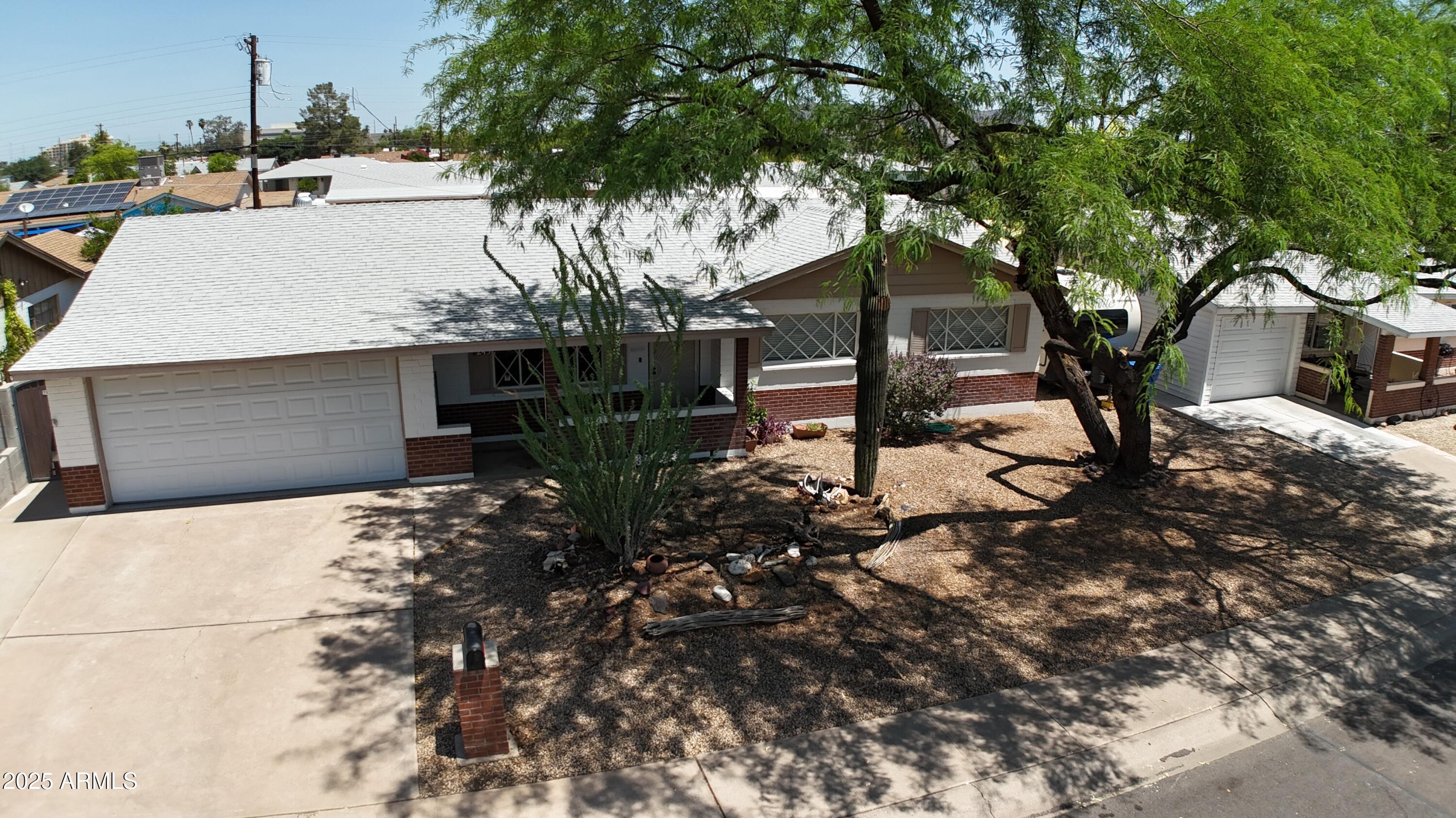 2432 W ECHO Lane