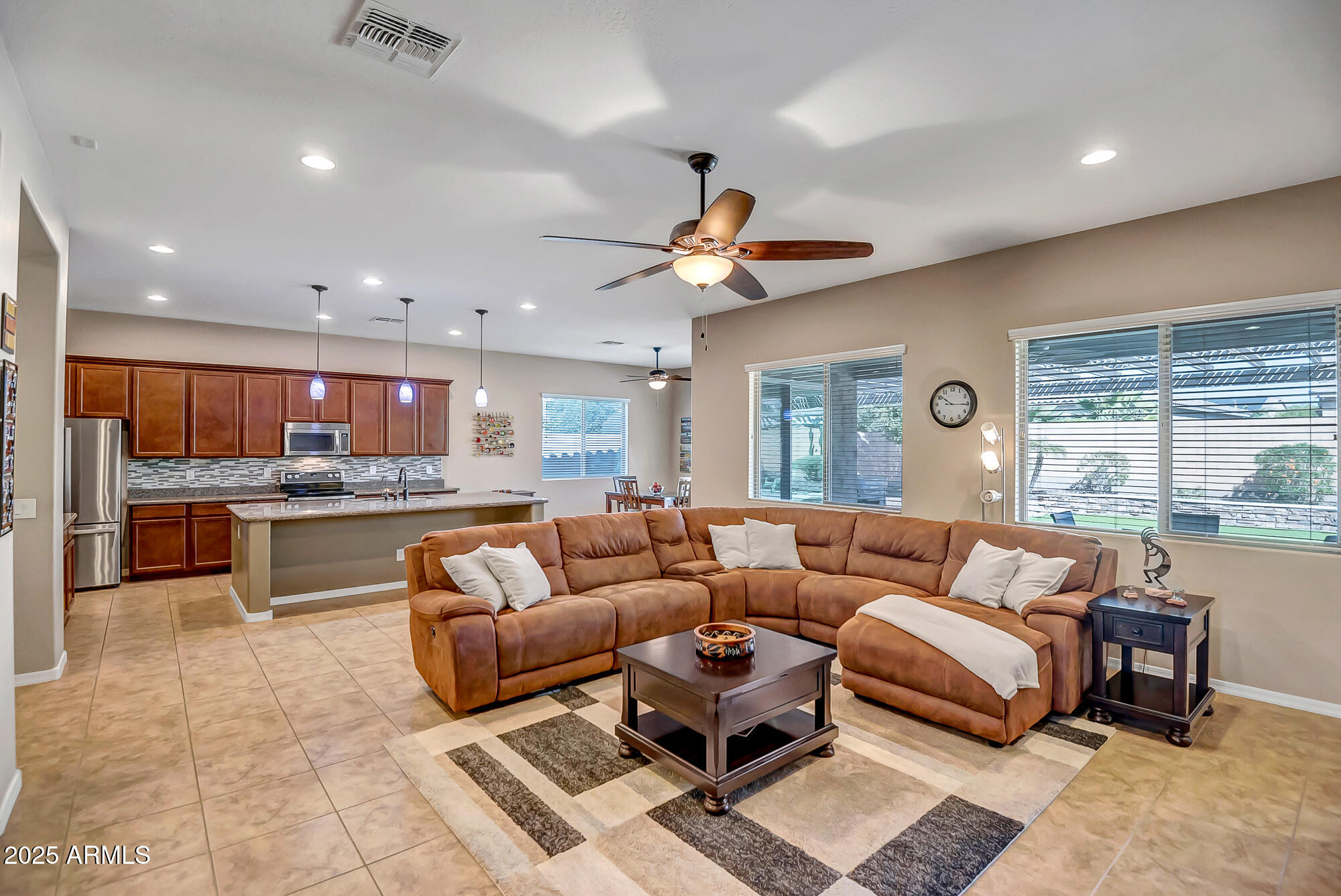 9336 W LOUISE Drive