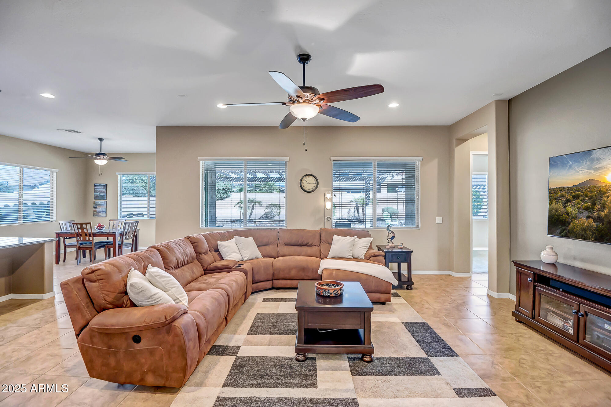 9336 W LOUISE Drive