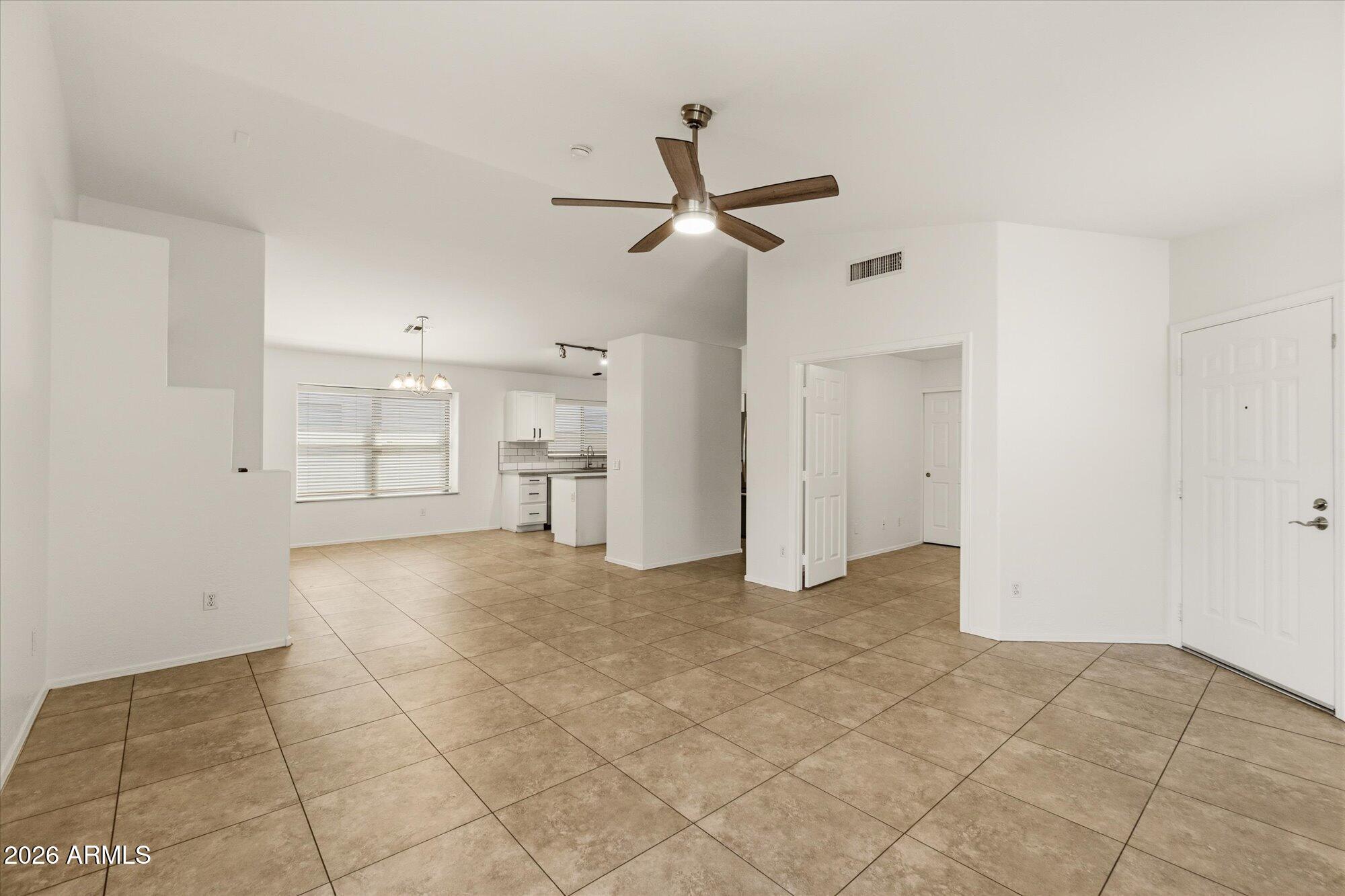 2212 E VISTA BONITA Drive