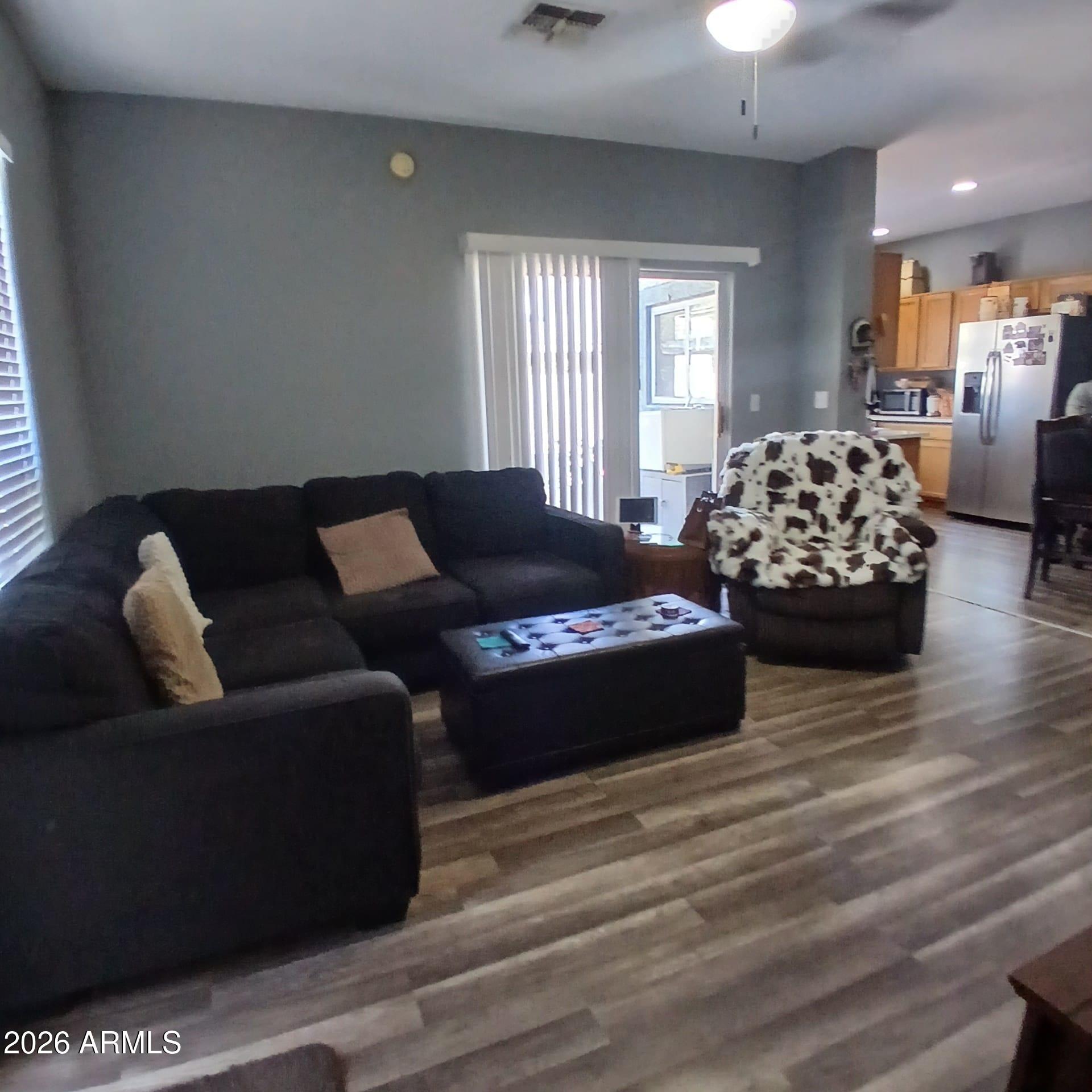 2311 E HARTFORD Avenue 38