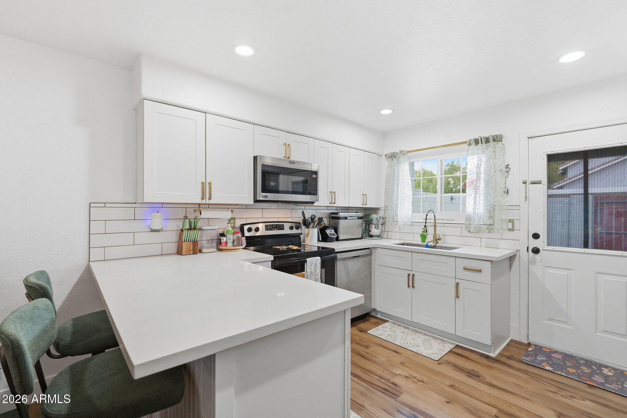 860 N MCQUEEN Road 1168