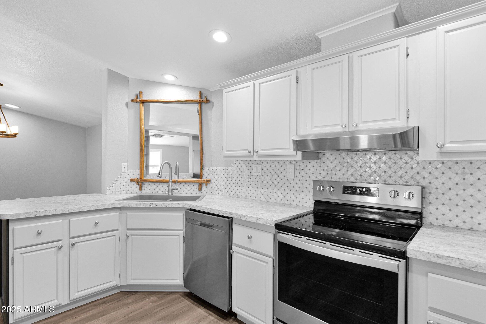 Apache Junction, Arizona 85119, United States, 3 Bedrooms Bedrooms, ,2 BathroomsBathrooms,Residential,Pending,121112