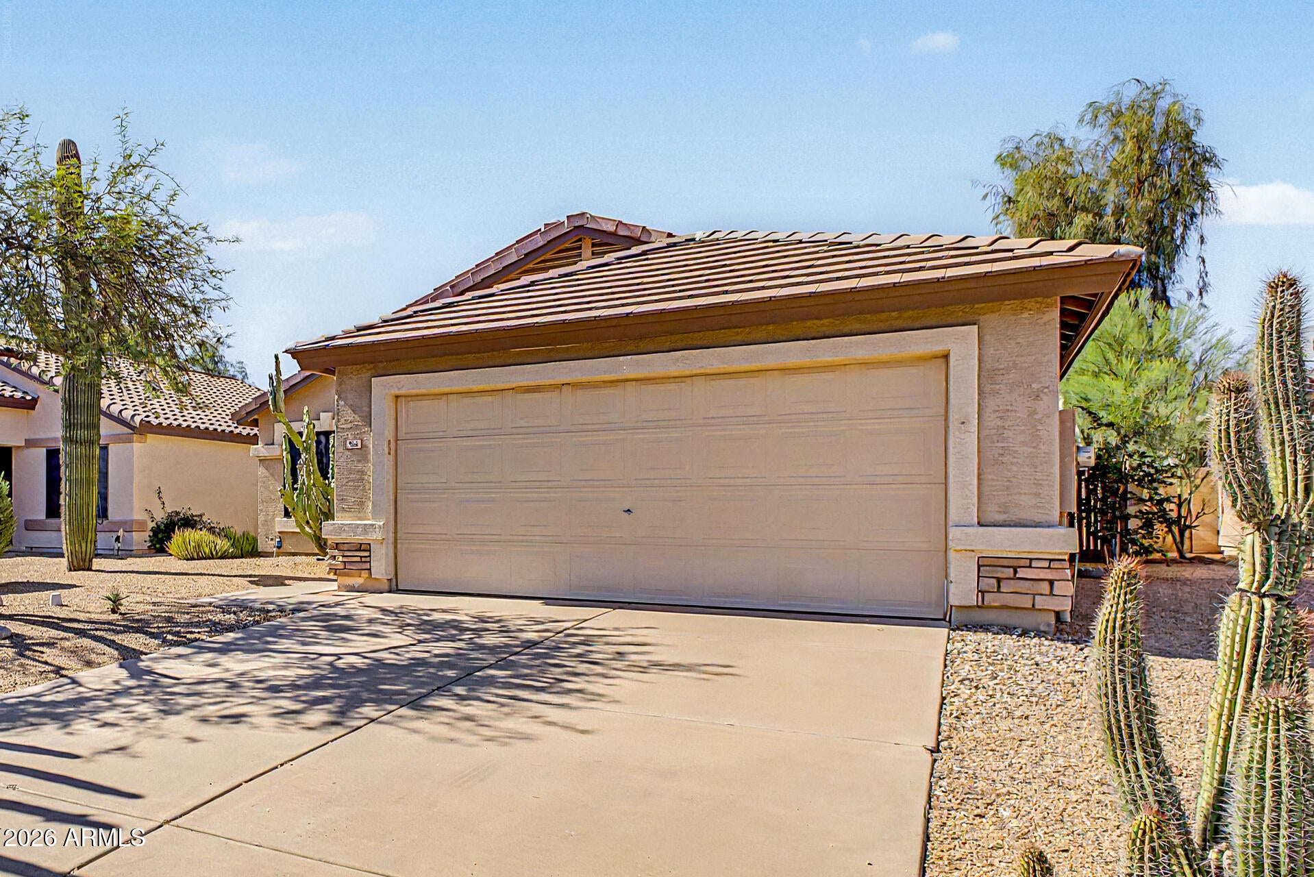 966 E GRAHAM Lane