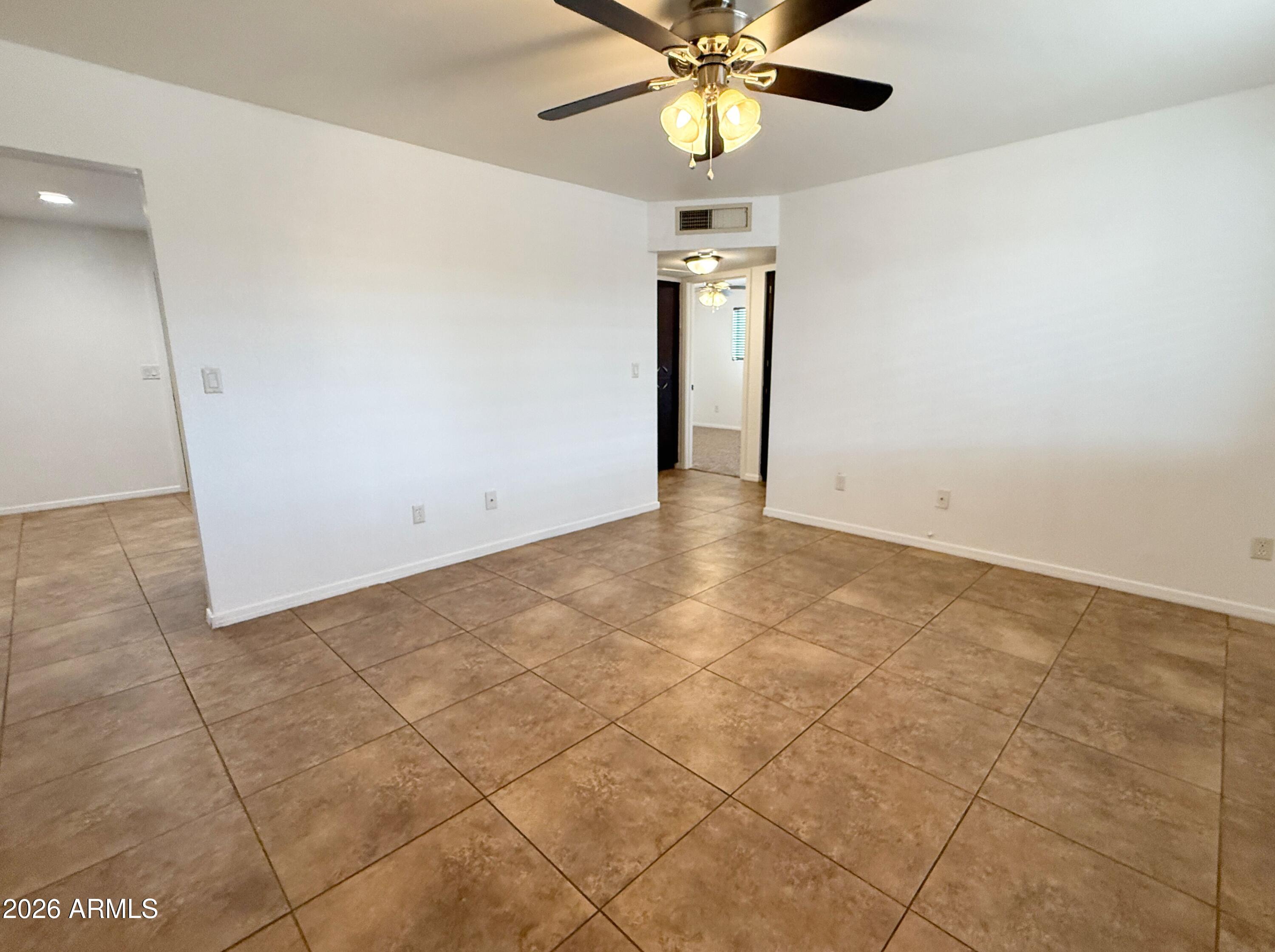 512 N Valley Drive 1