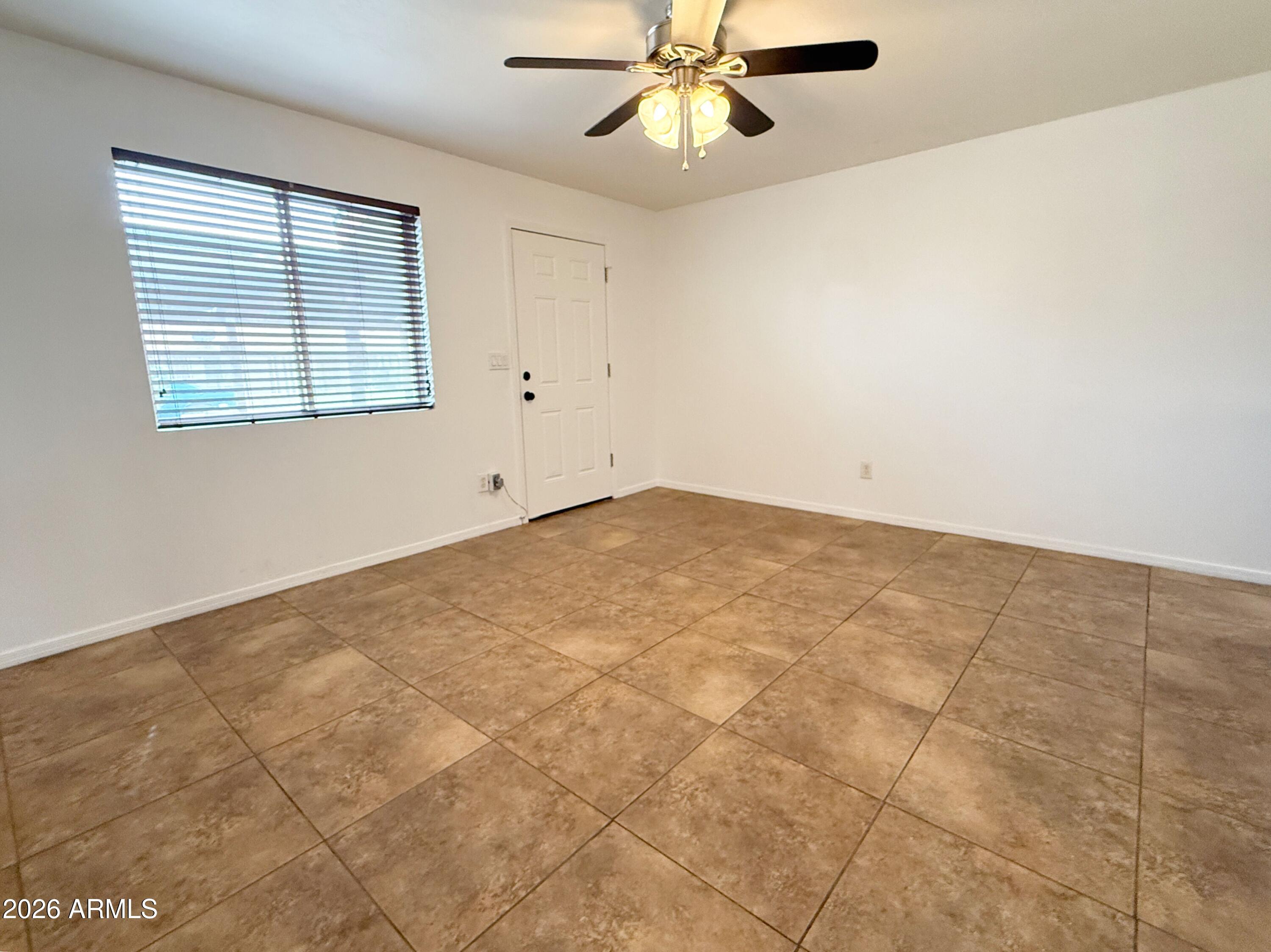 512 N Valley Drive 1