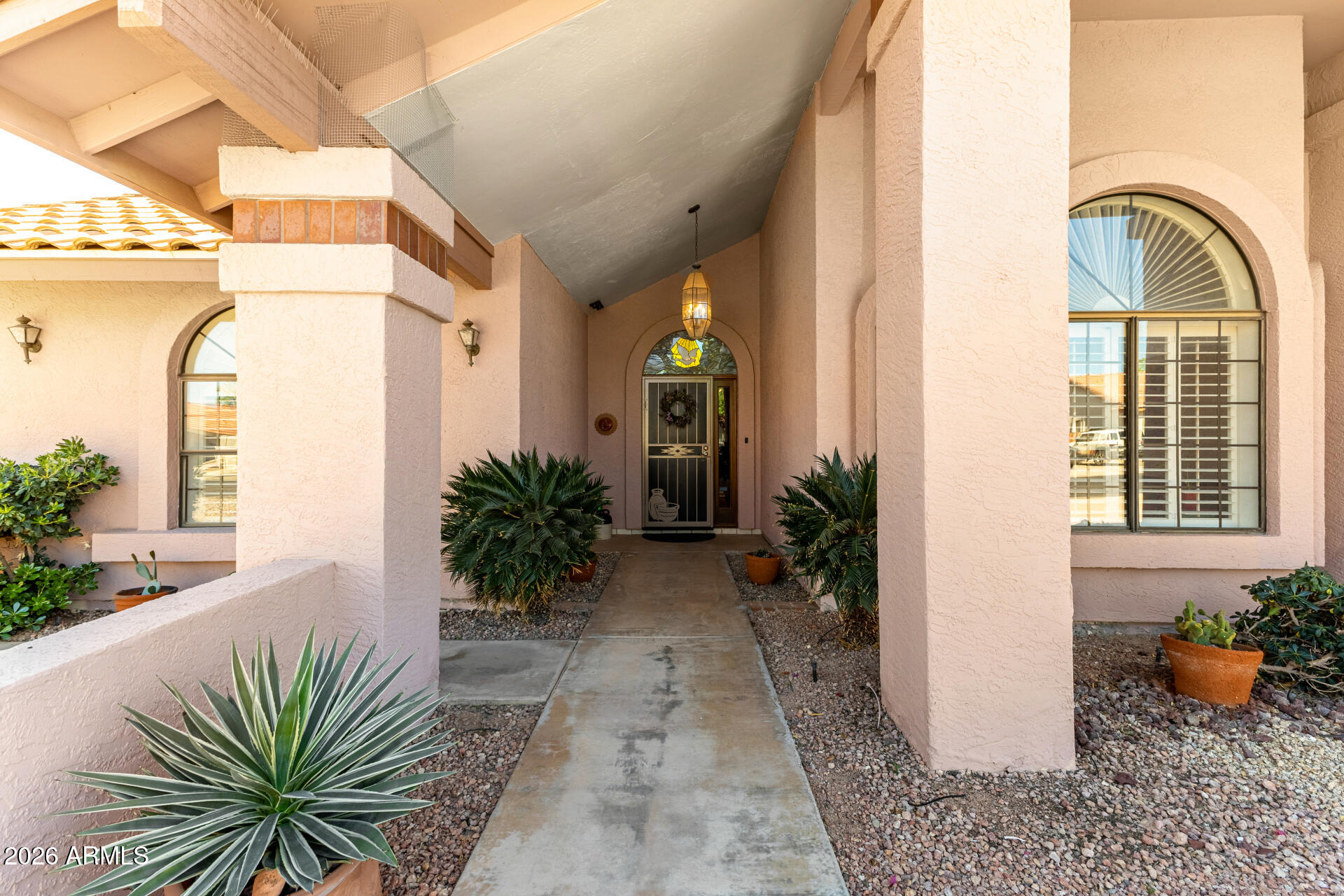 537 E HACKAMORE Street