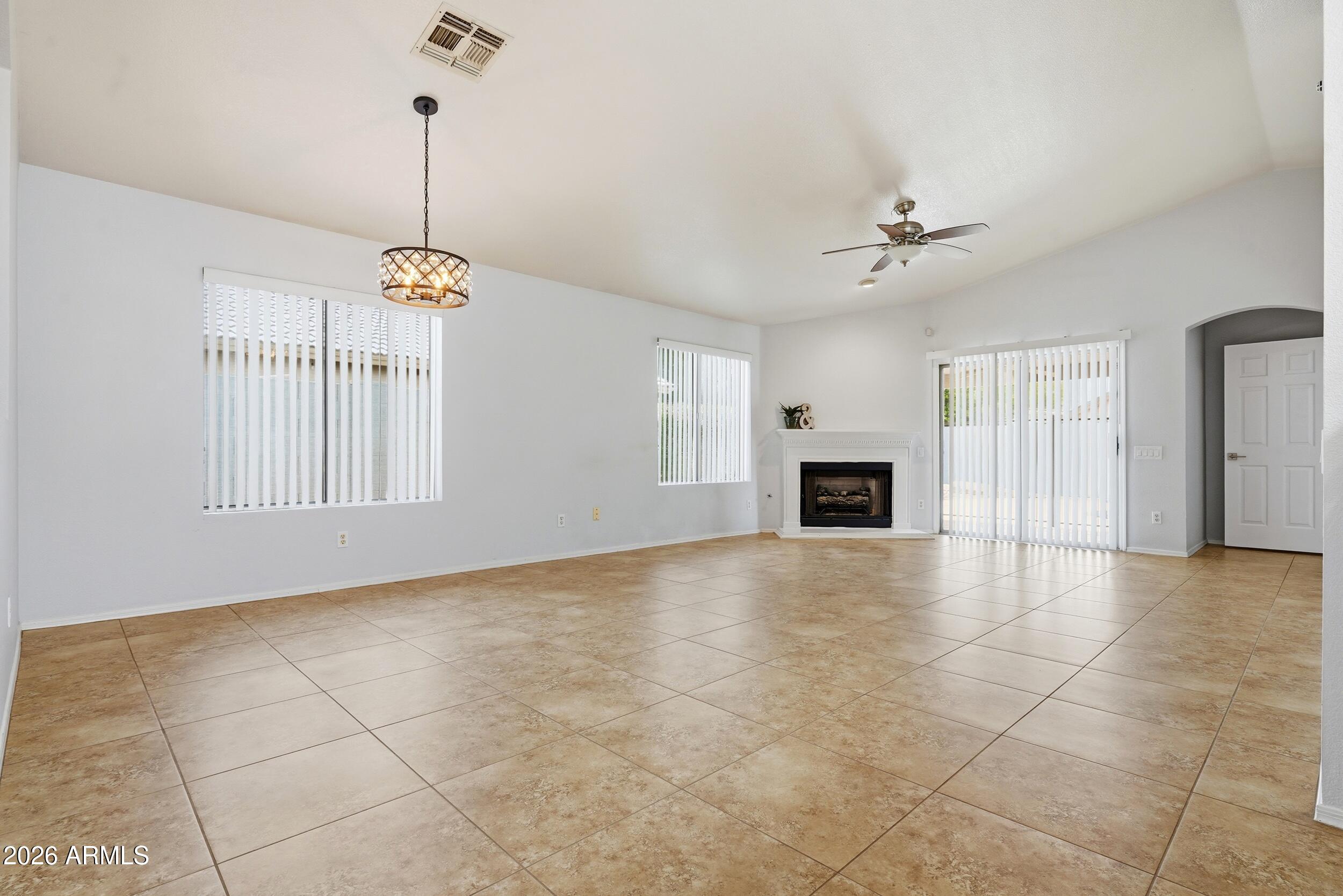 3407 E WAHALLA Lane
